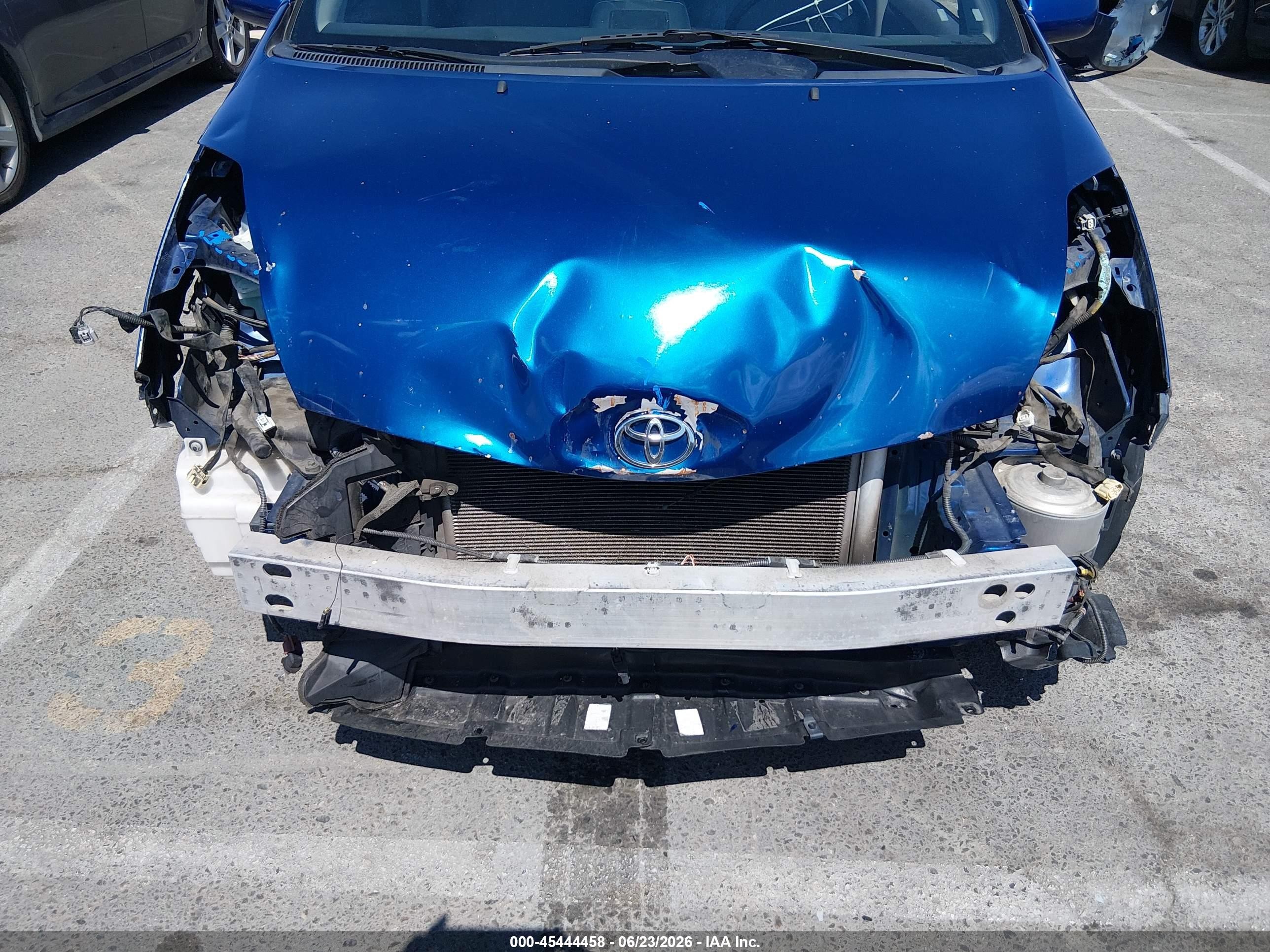 2008 Toyota Prius   Blue vin: JTDKB20U087812077