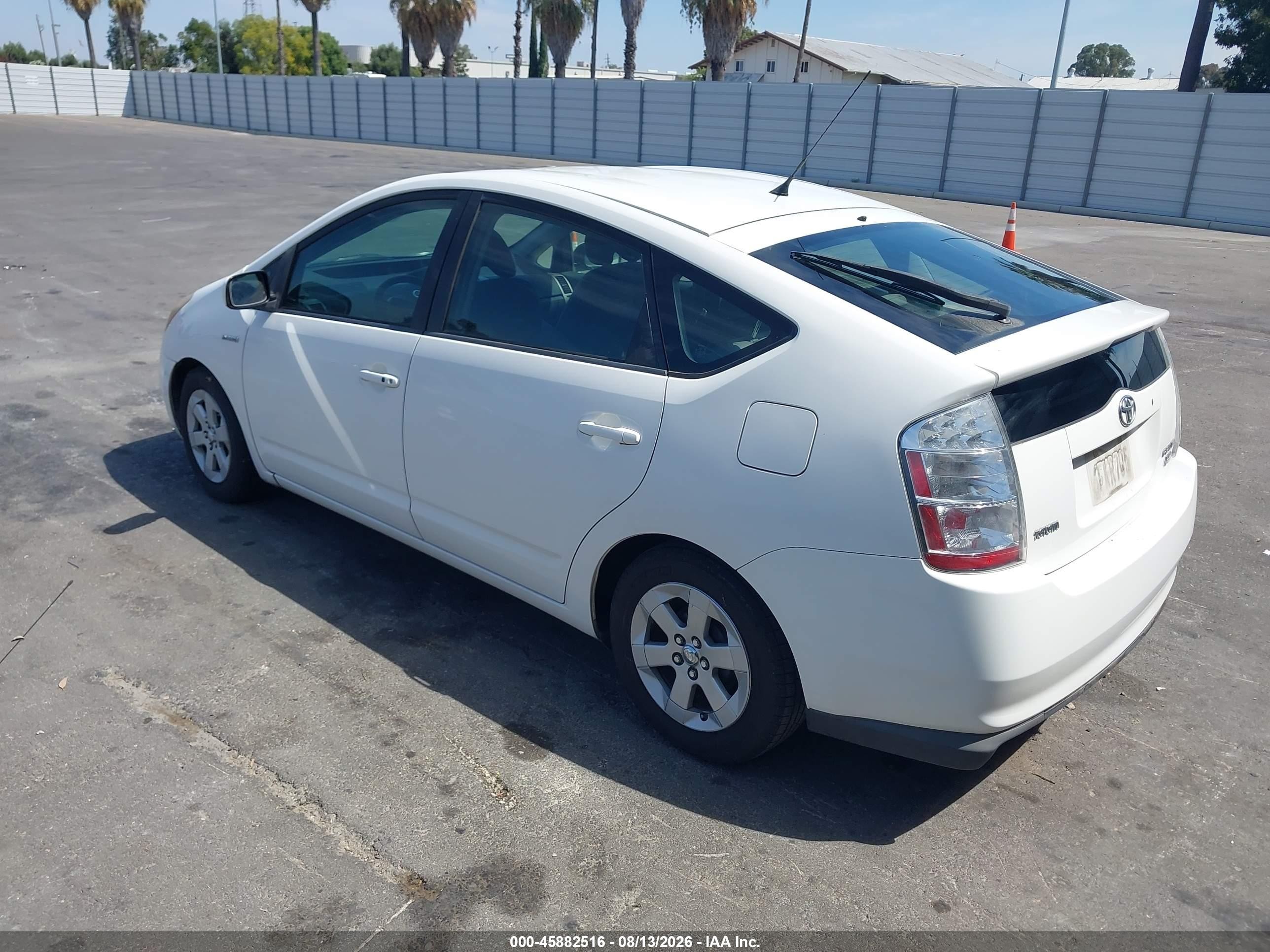 2009 Toyota Prius   White vin: JTDKB20U093464189