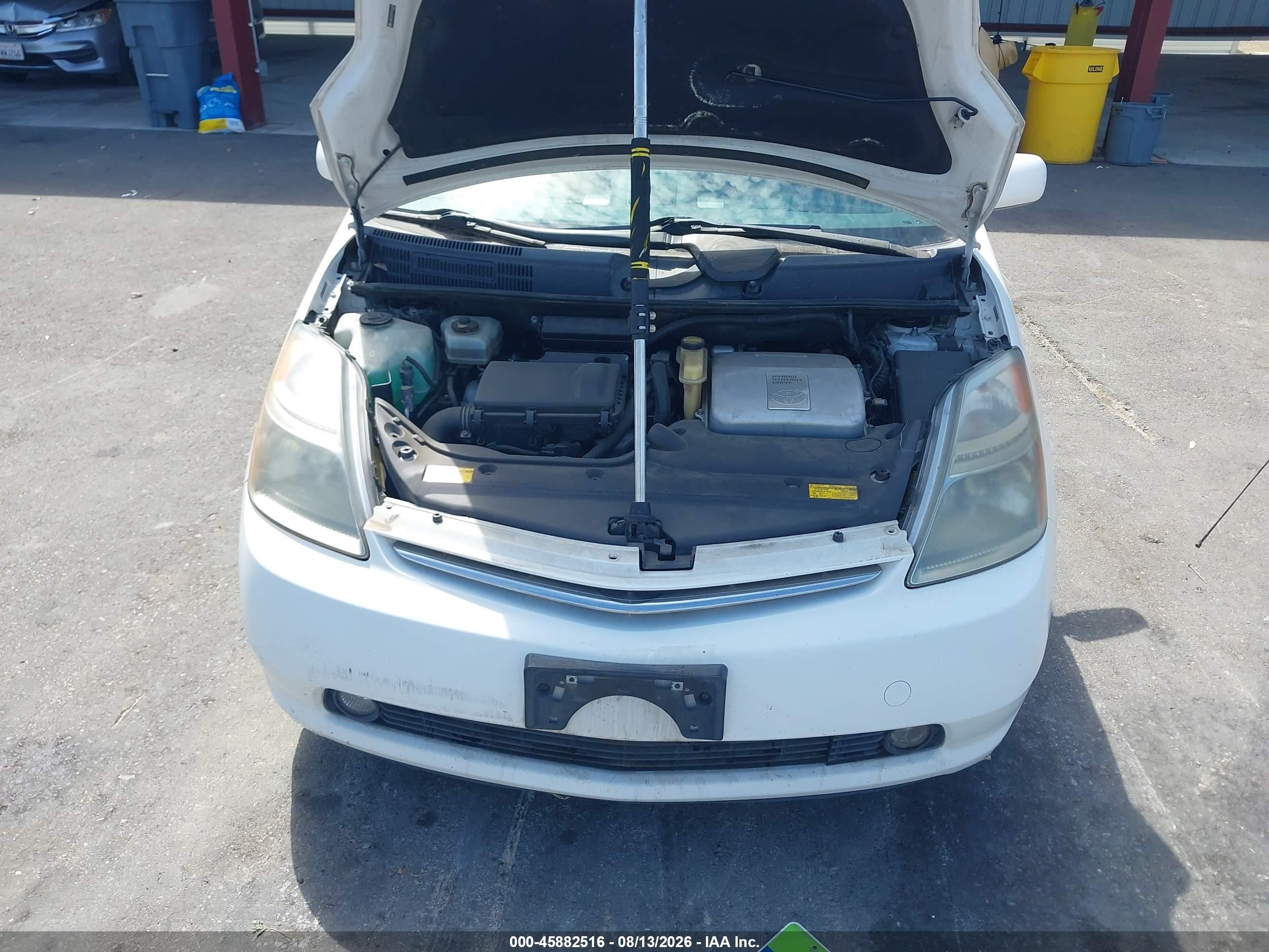 2009 Toyota Prius   White vin: JTDKB20U093464189