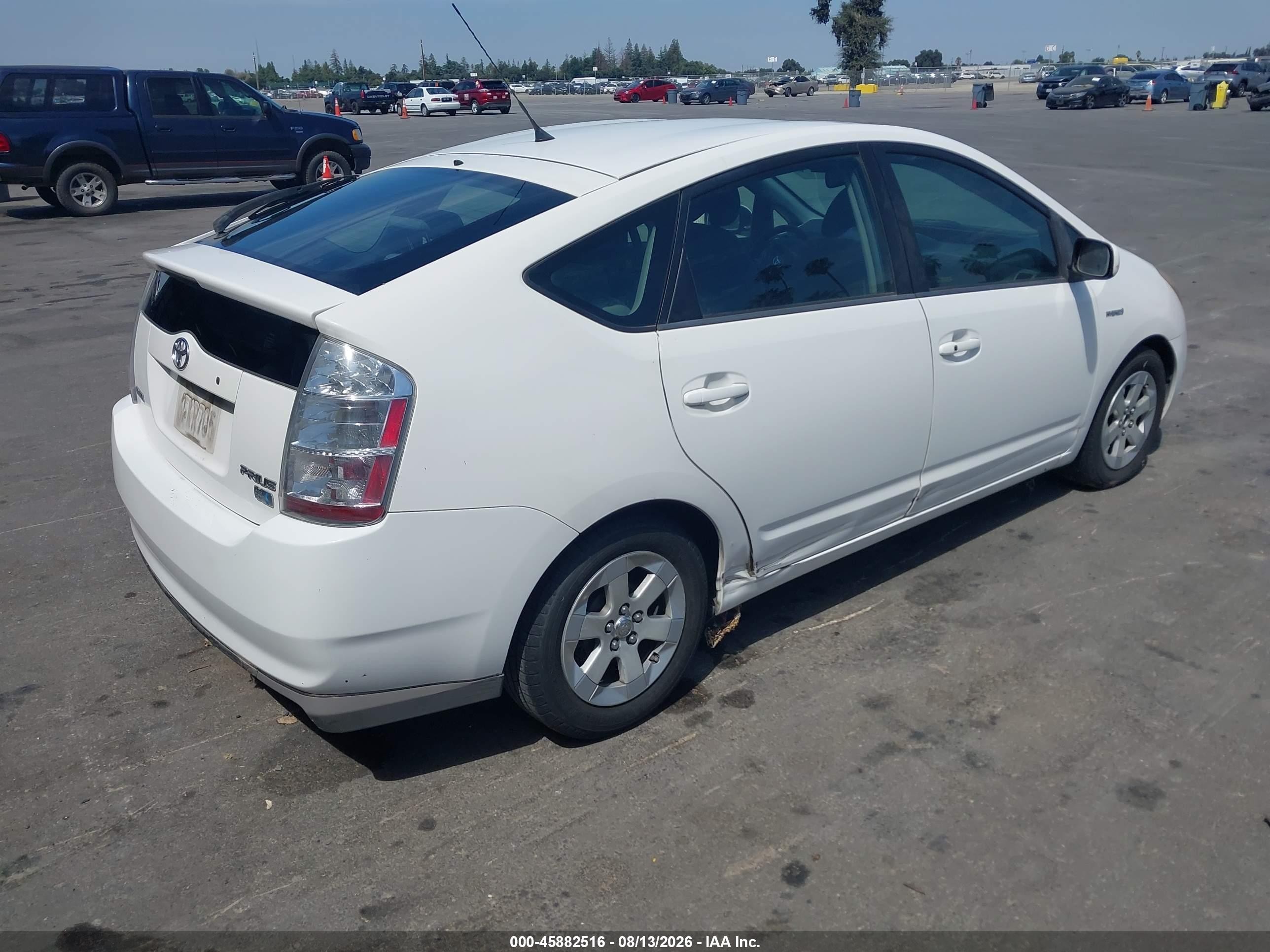 2009 Toyota Prius   White vin: JTDKB20U093464189