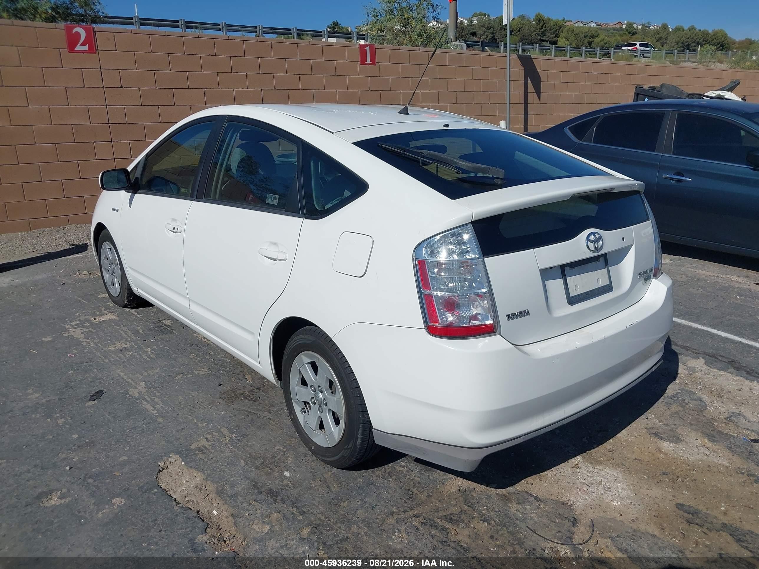 2009 Toyota Prius   White vin: JTDKB20U093503587