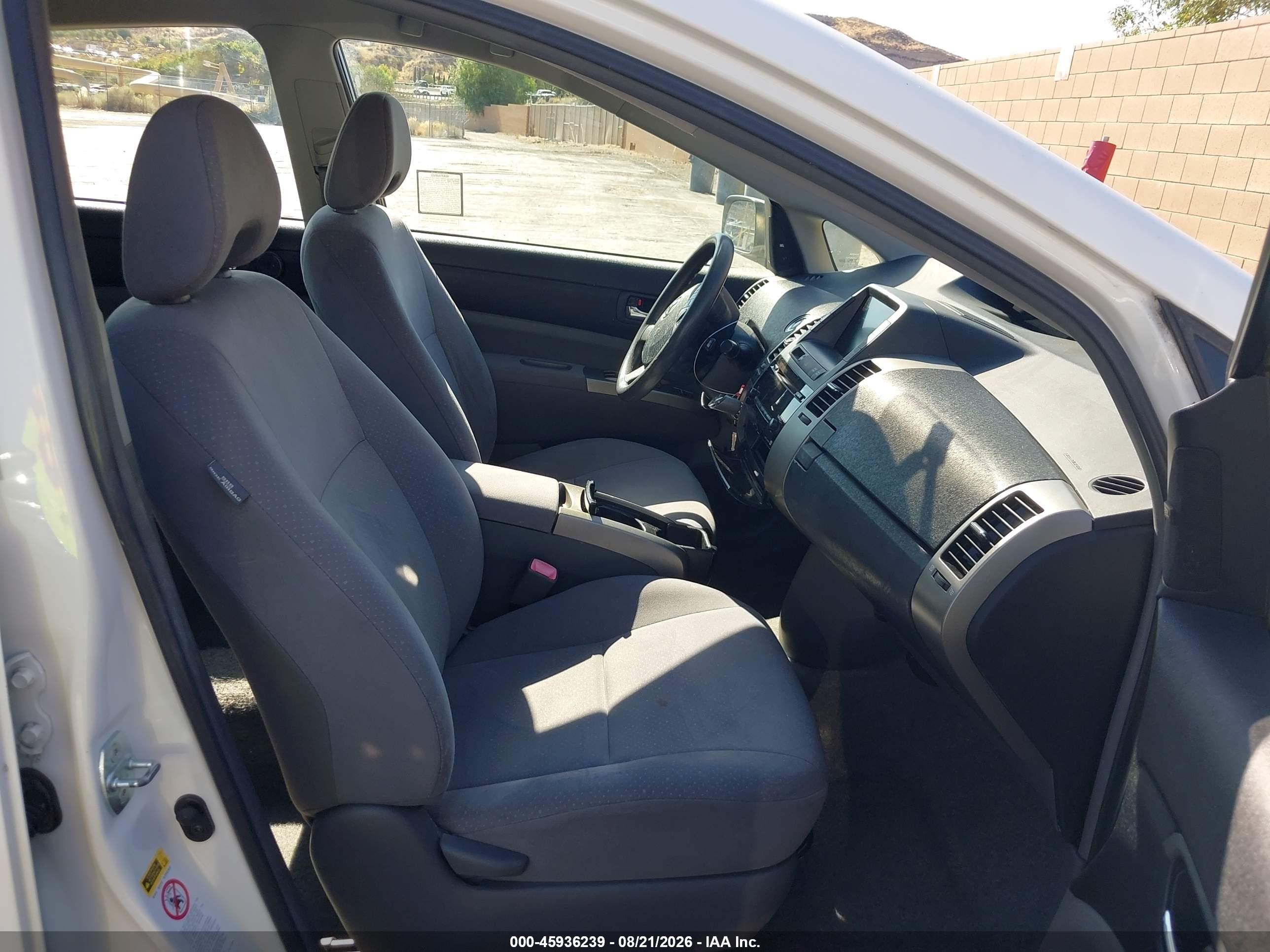 2009 Toyota Prius   White vin: JTDKB20U093503587
