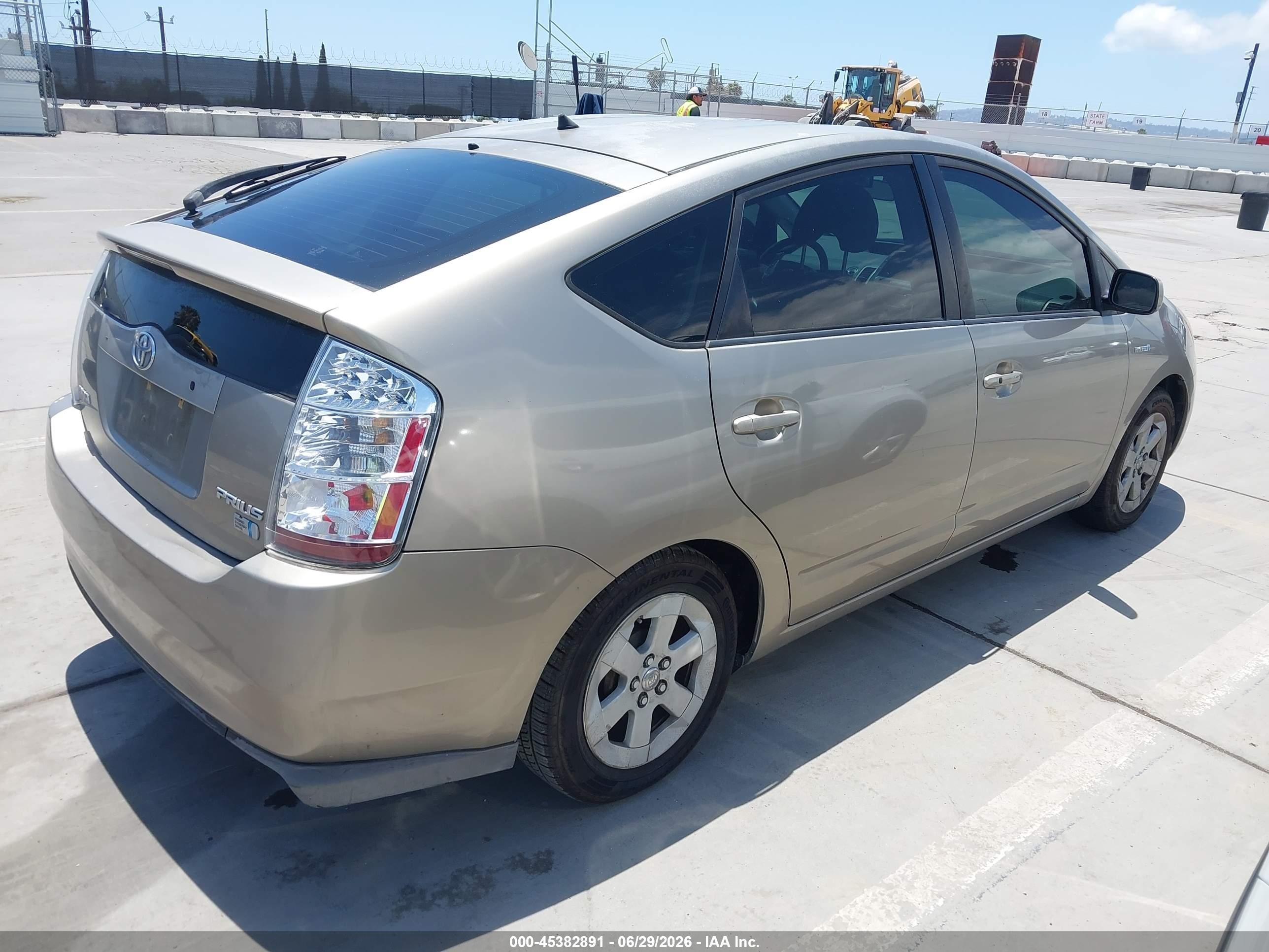 2009 Toyota Prius   Silver vin: JTDKB20U093521393