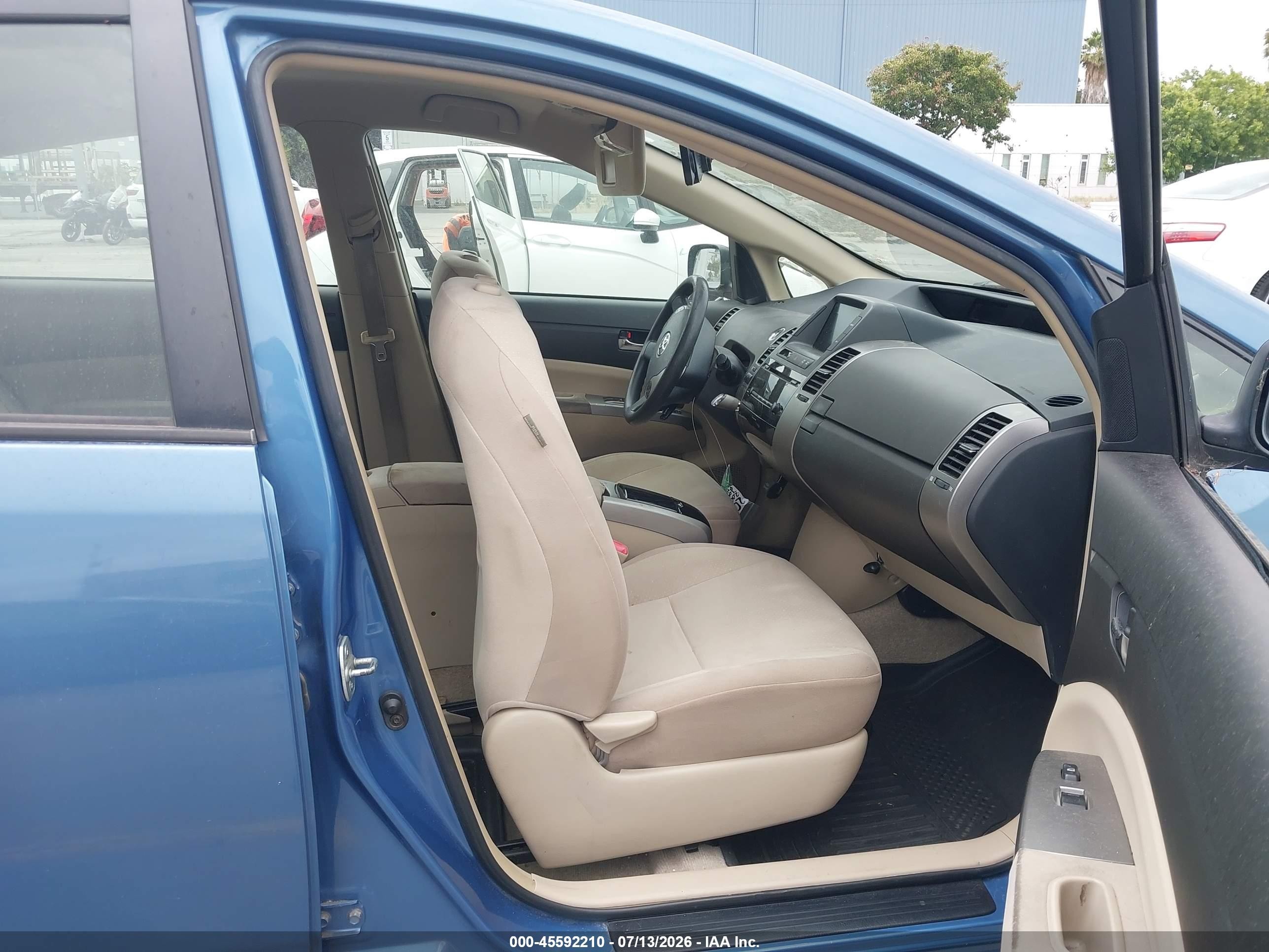 2004 Toyota Prius   Blue vin: JTDKB20U140018496