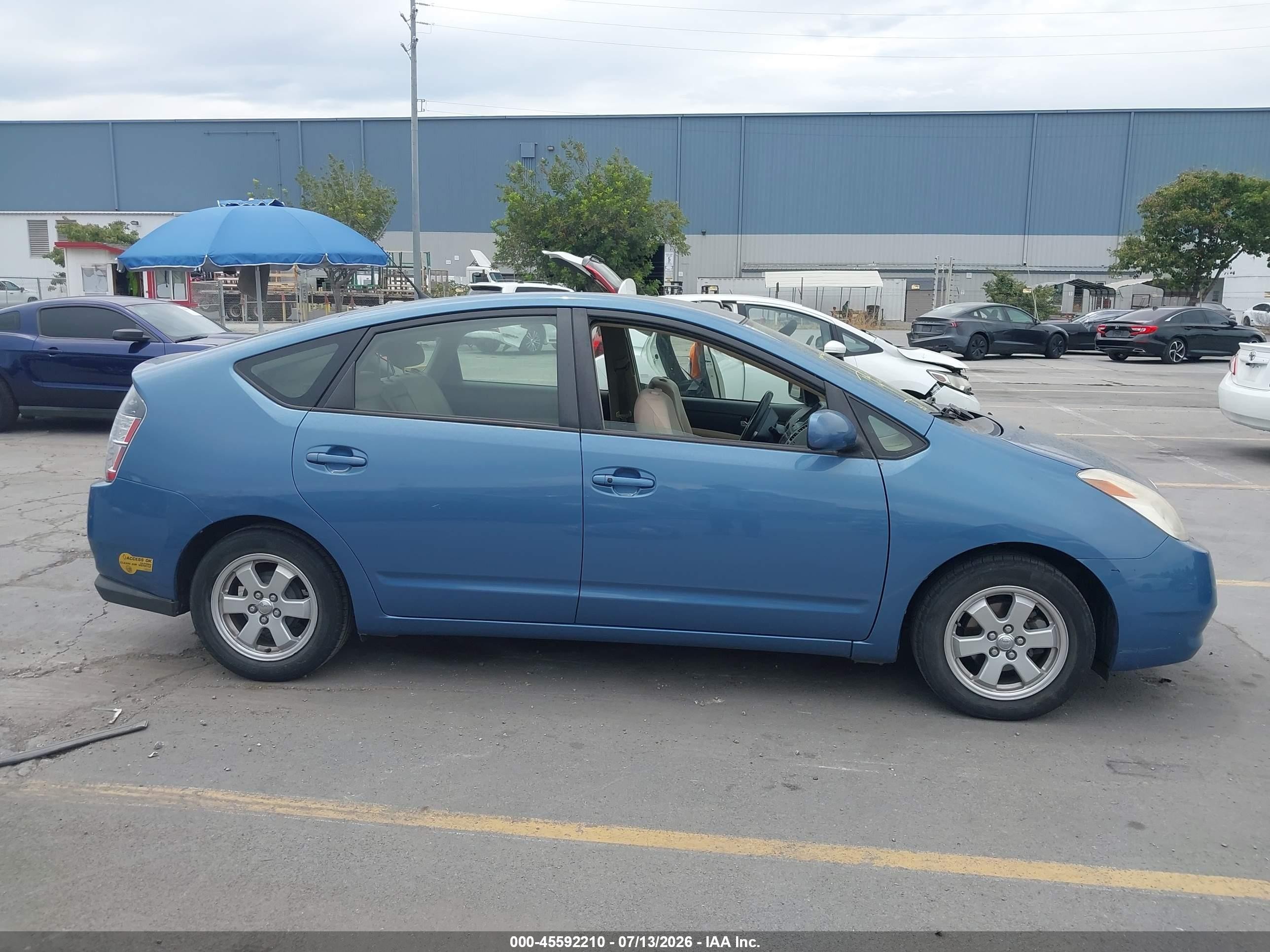 2004 Toyota Prius   Blue vin: JTDKB20U140018496