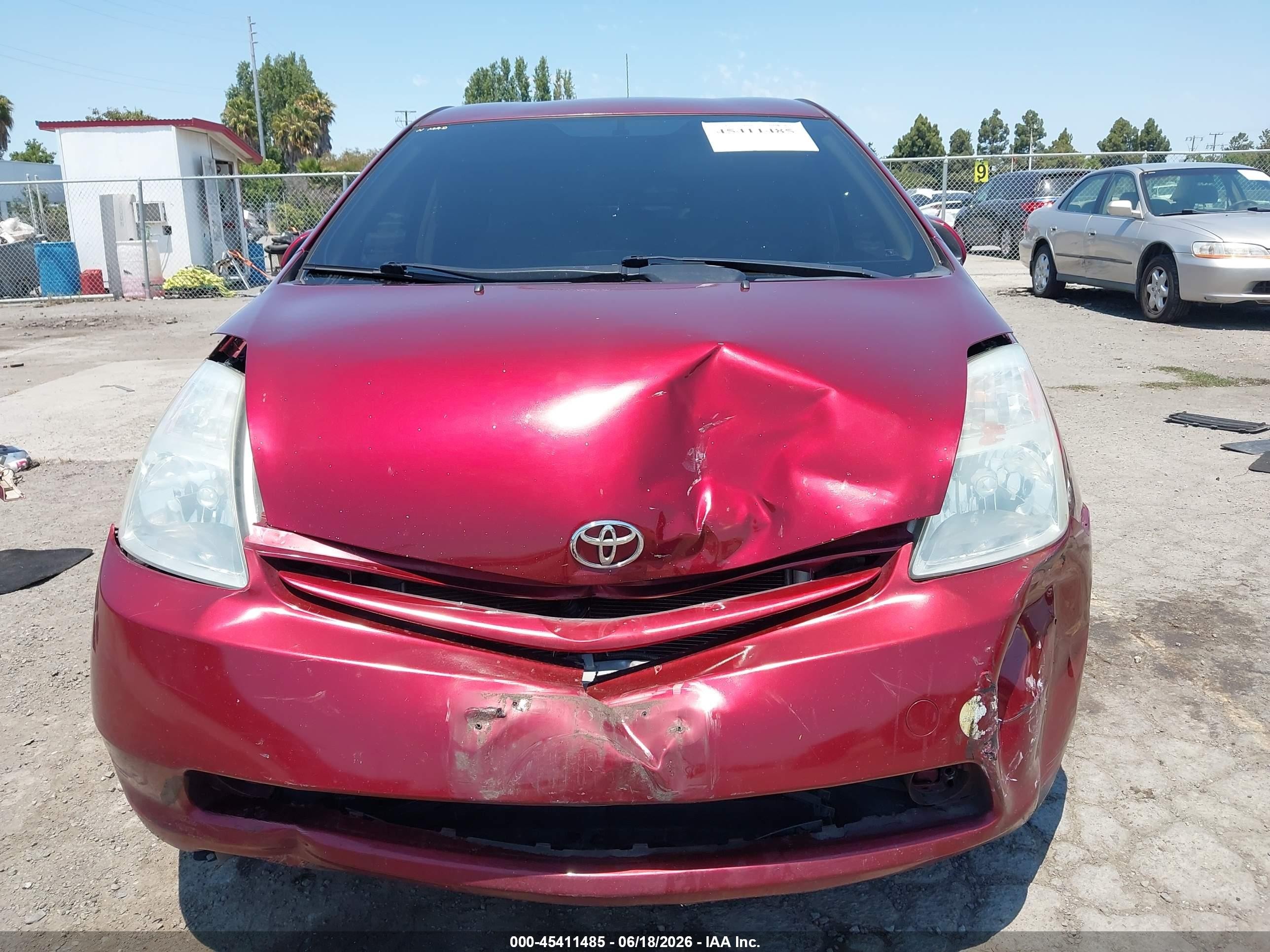 2004 Toyota Prius Red vin: JTDKB20U140019552