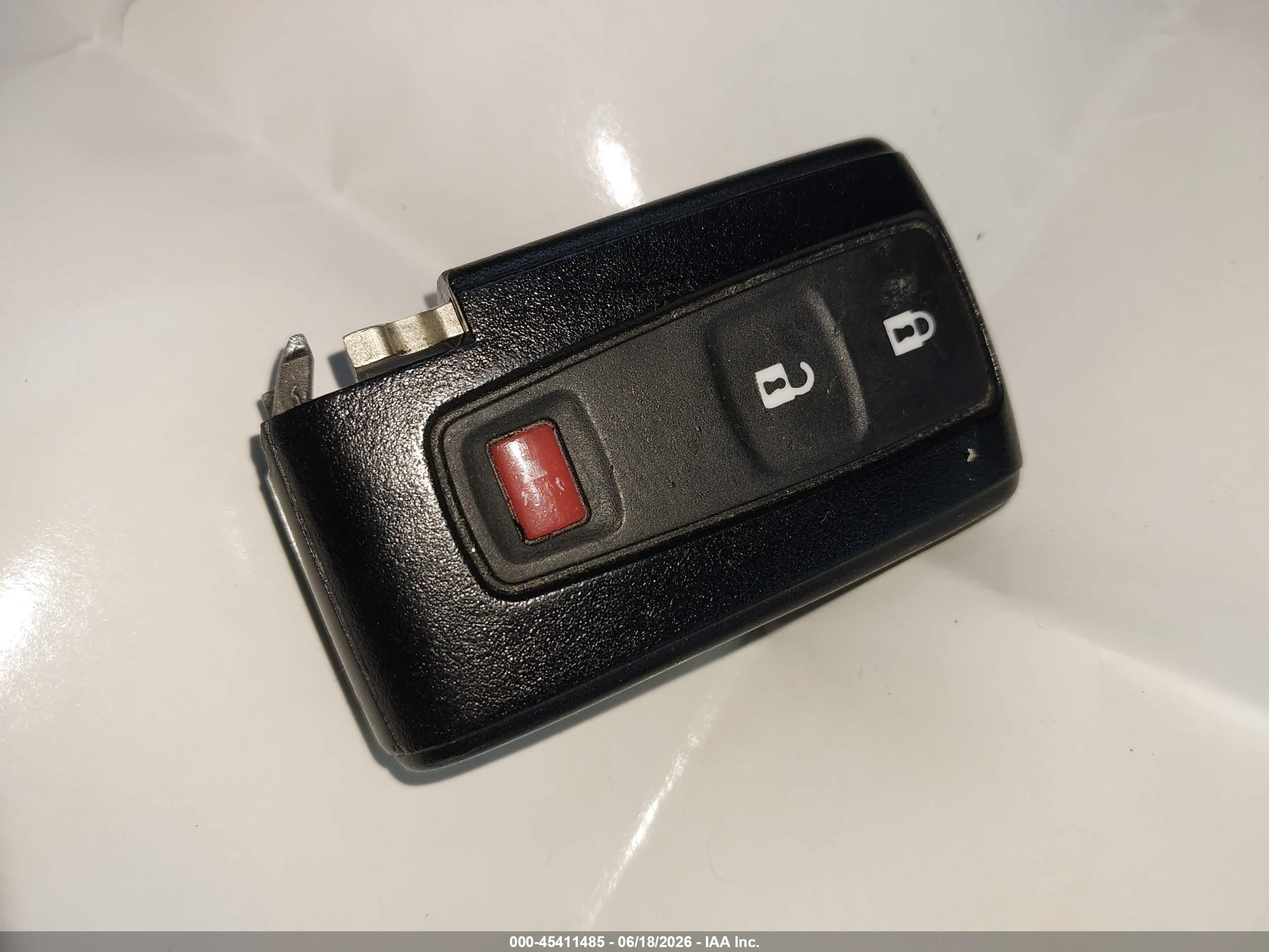 2004 Toyota Prius Red vin: JTDKB20U140019552