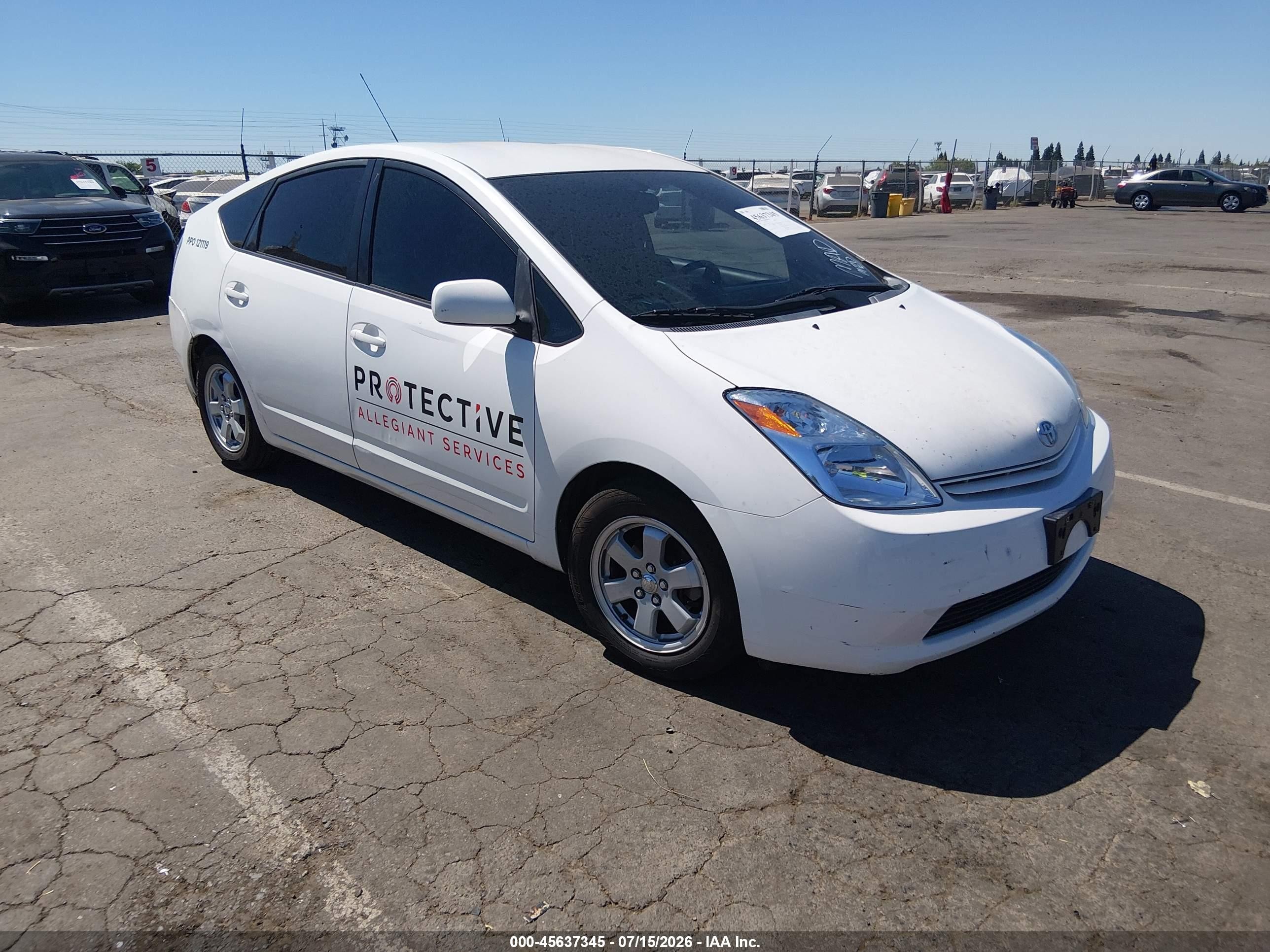 2004 Toyota Prius   White vin: JTDKB20U140022774