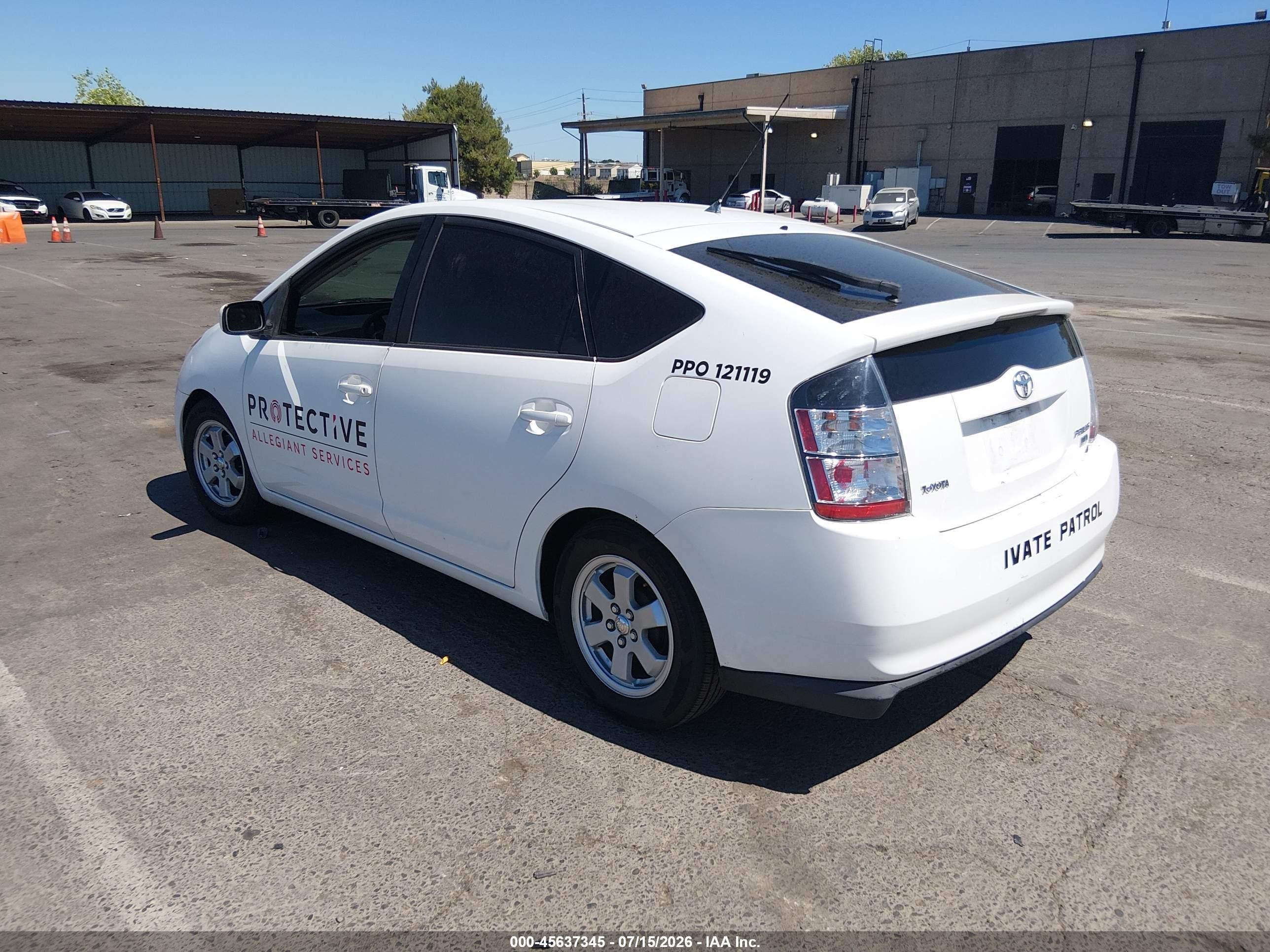 2004 Toyota Prius   White vin: JTDKB20U140022774