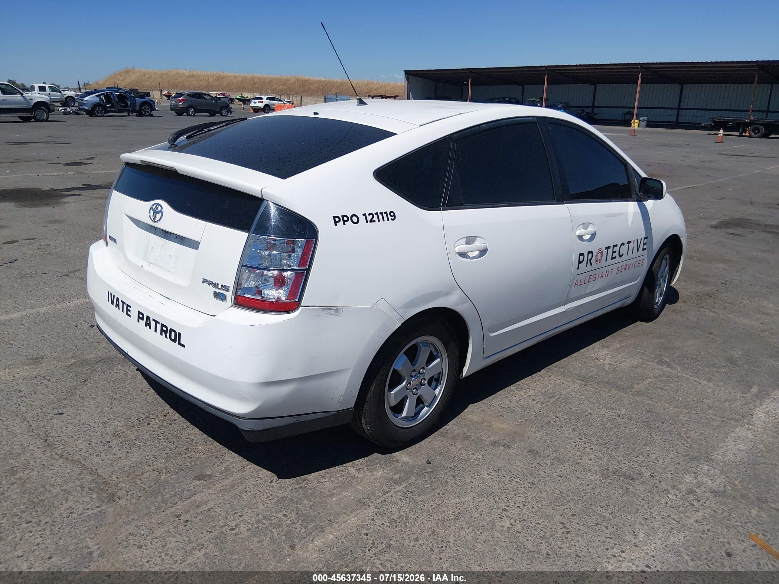 2004 Toyota Prius   White vin: JTDKB20U140022774