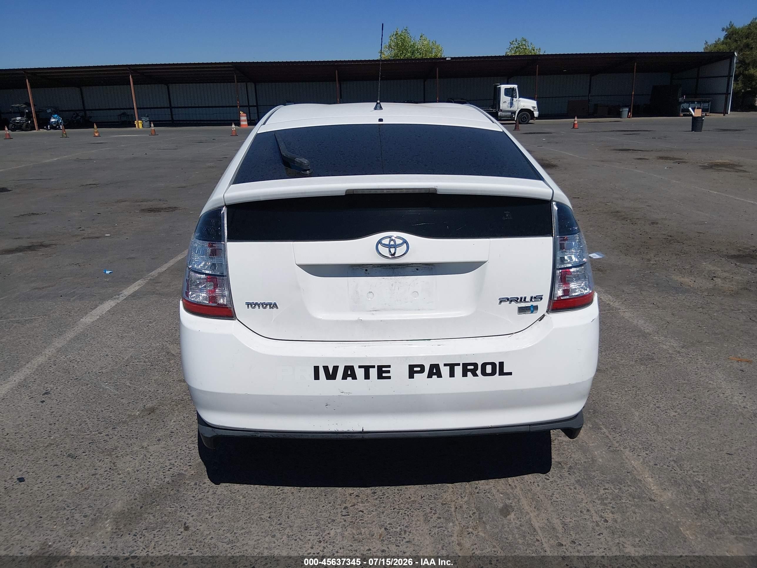 2004 Toyota Prius   White vin: JTDKB20U140022774