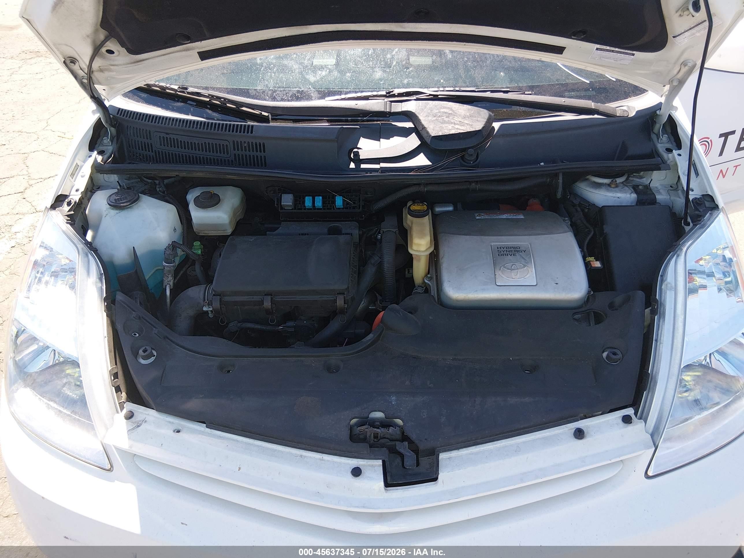 2004 Toyota Prius   White vin: JTDKB20U140022774