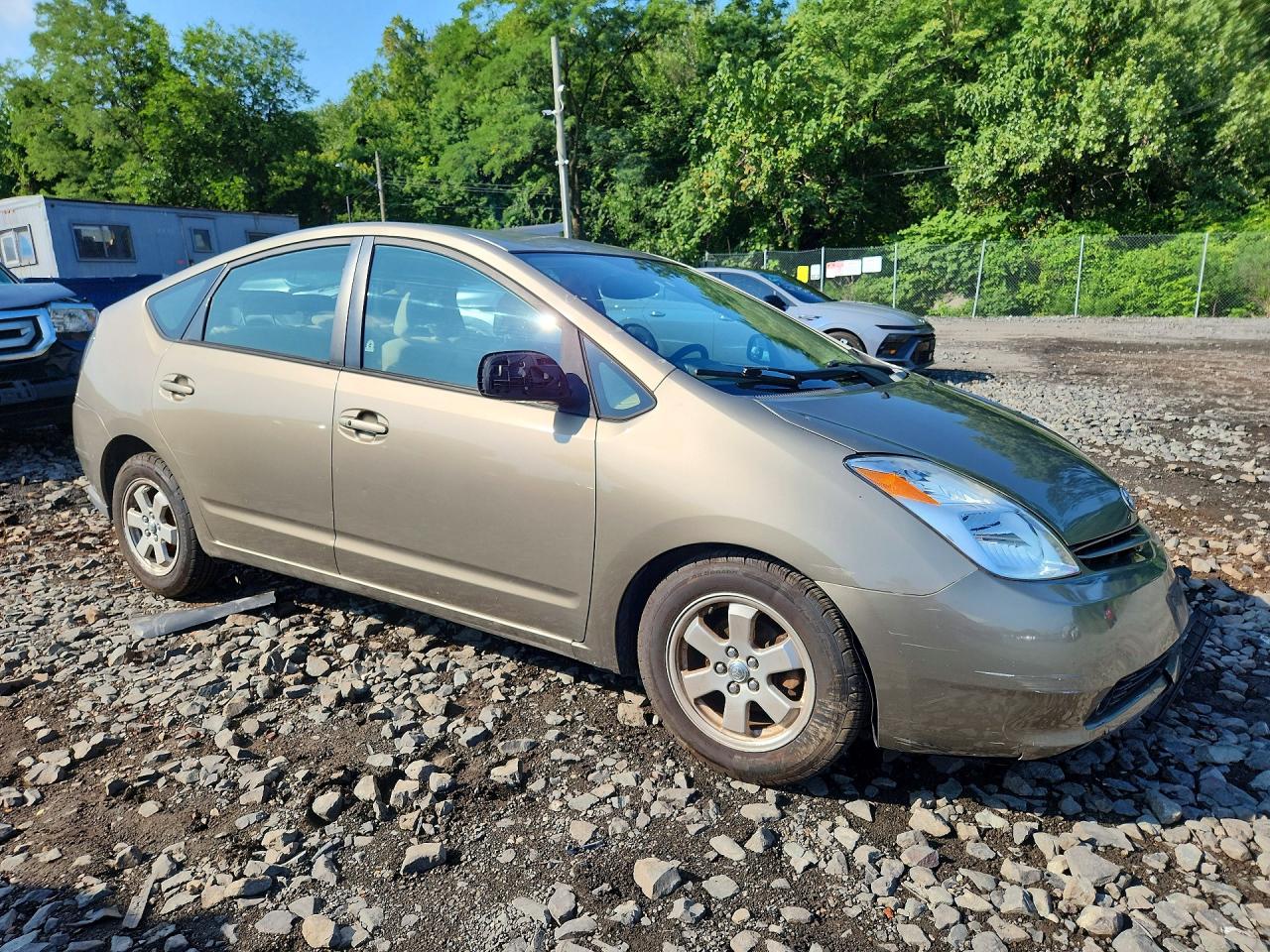 2004 Toyota Prius Base Tan vin: JTDKB20U140028235