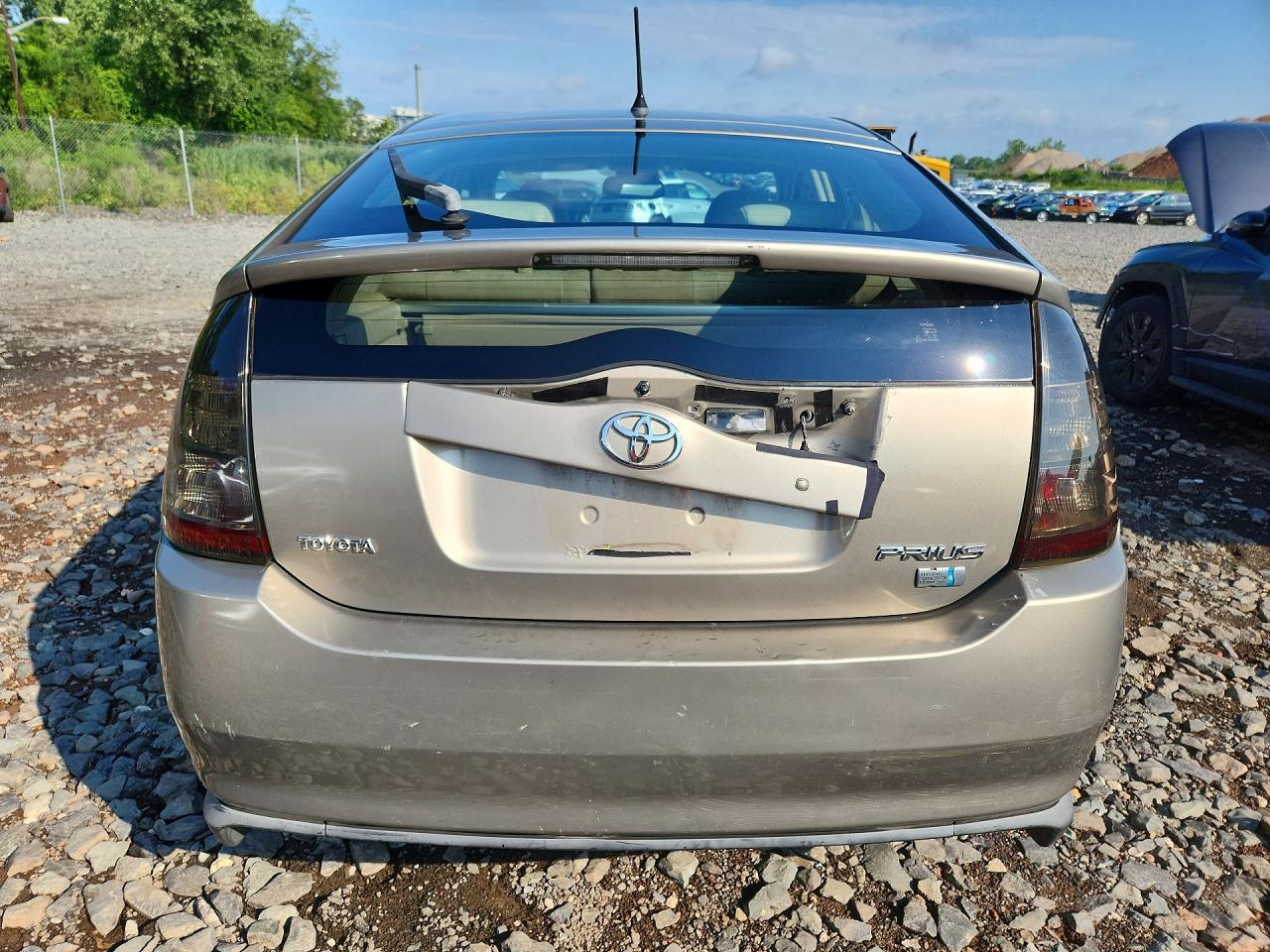 2004 Toyota Prius Base Tan vin: JTDKB20U140028235