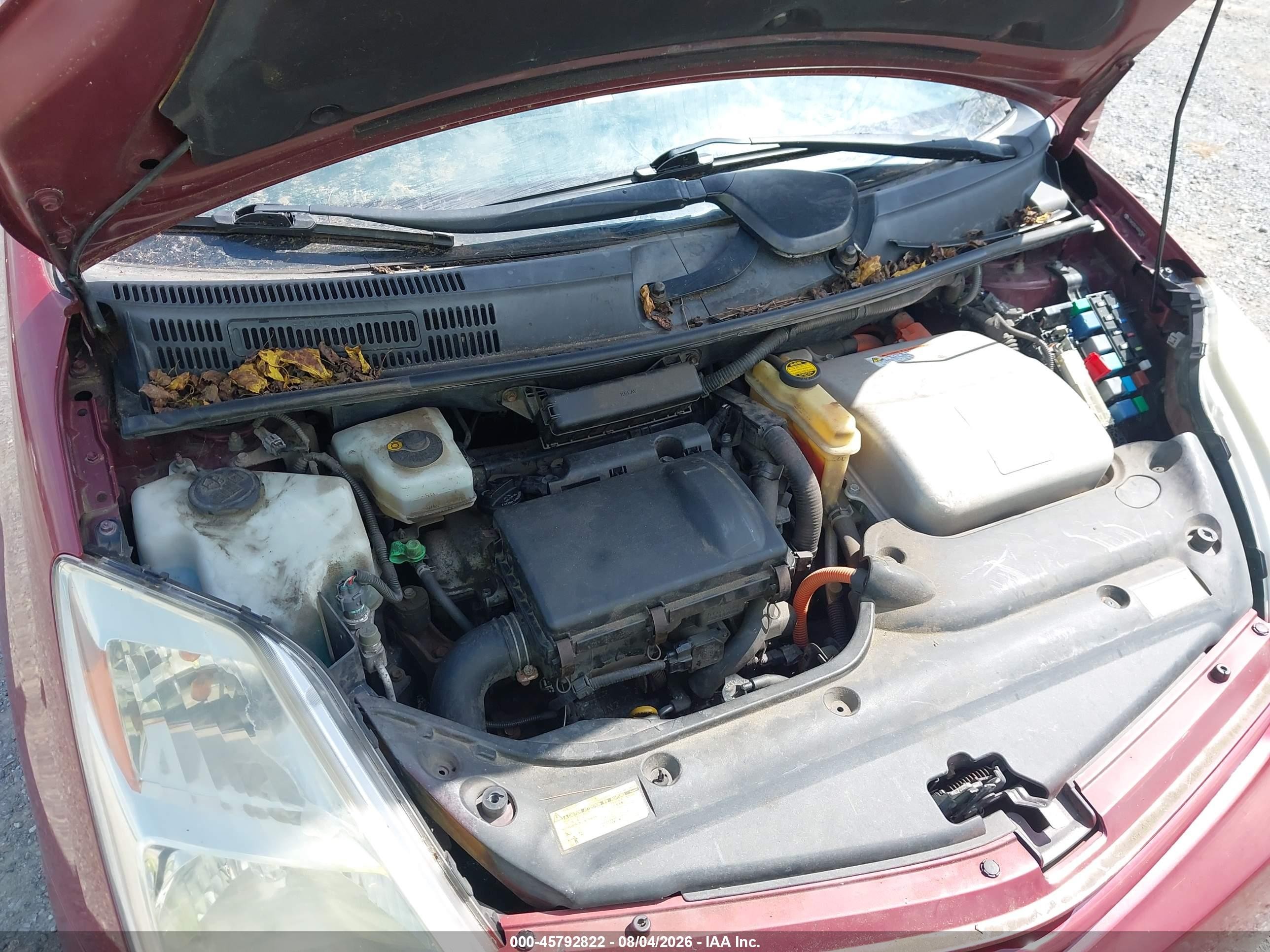 2004 Toyota Prius   Red vin: JTDKB20U140067584