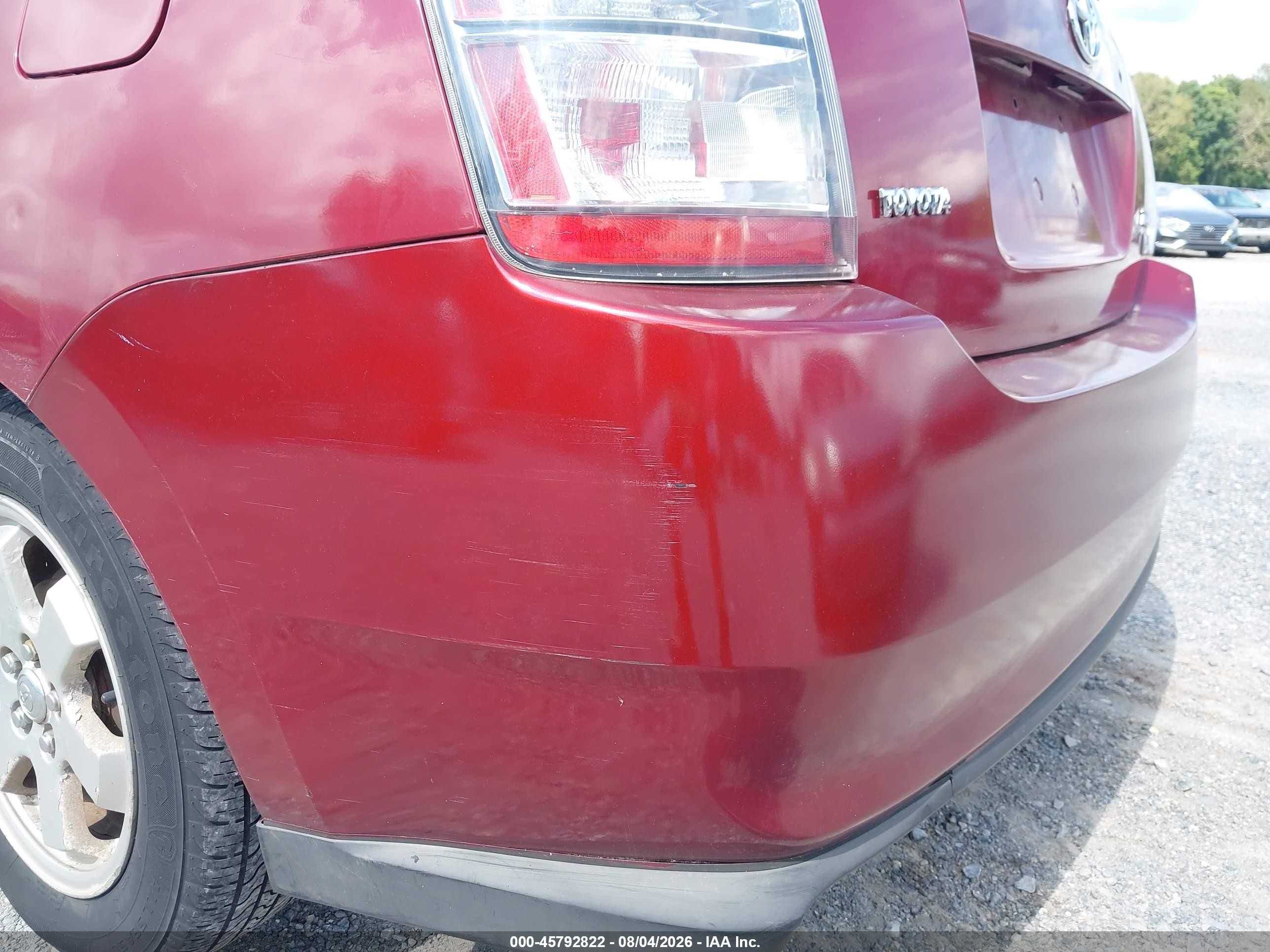 2004 Toyota Prius   Red vin: JTDKB20U140067584