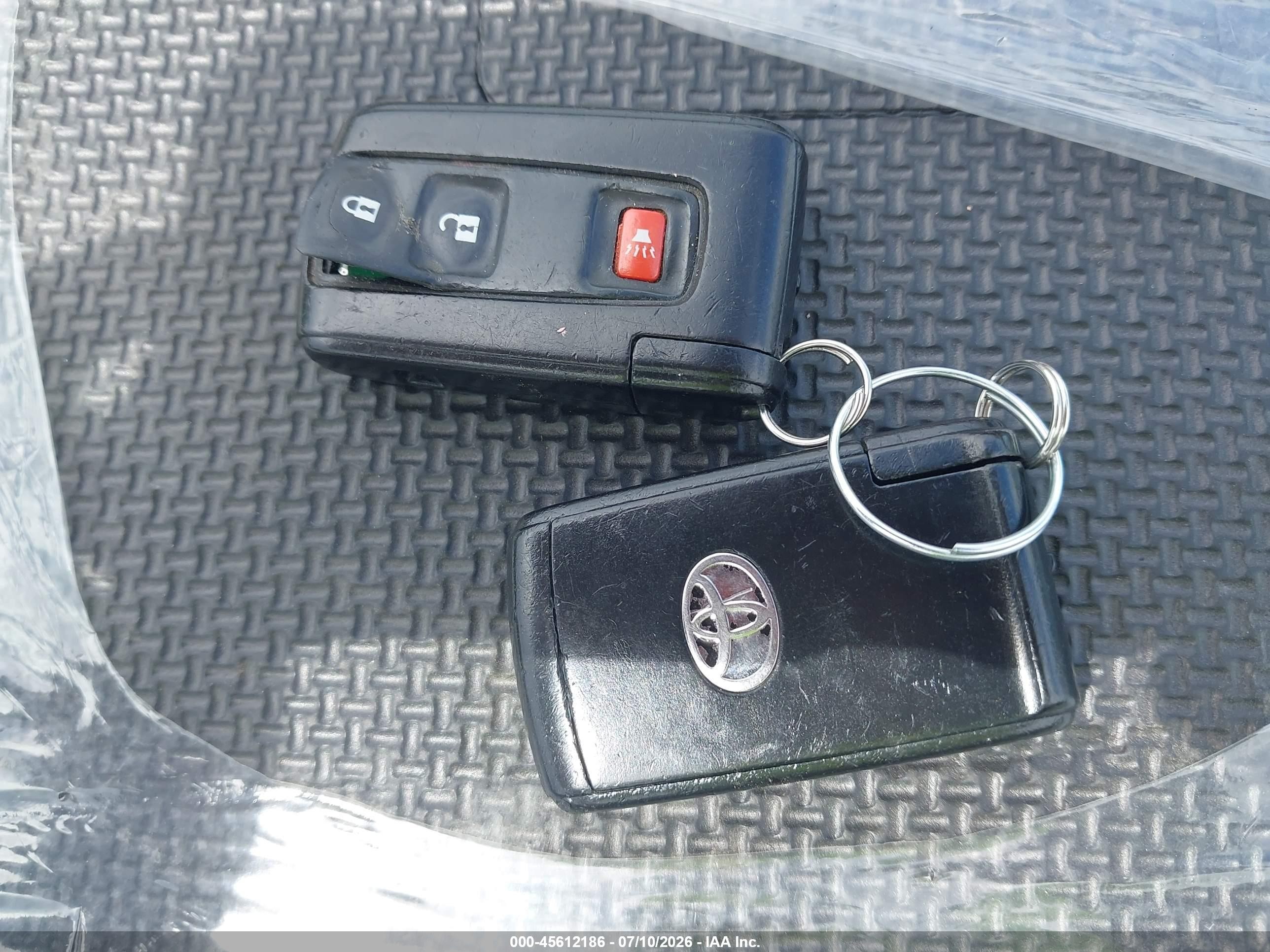 2004 Toyota Prius Blue vin: JTDKB20U140093943