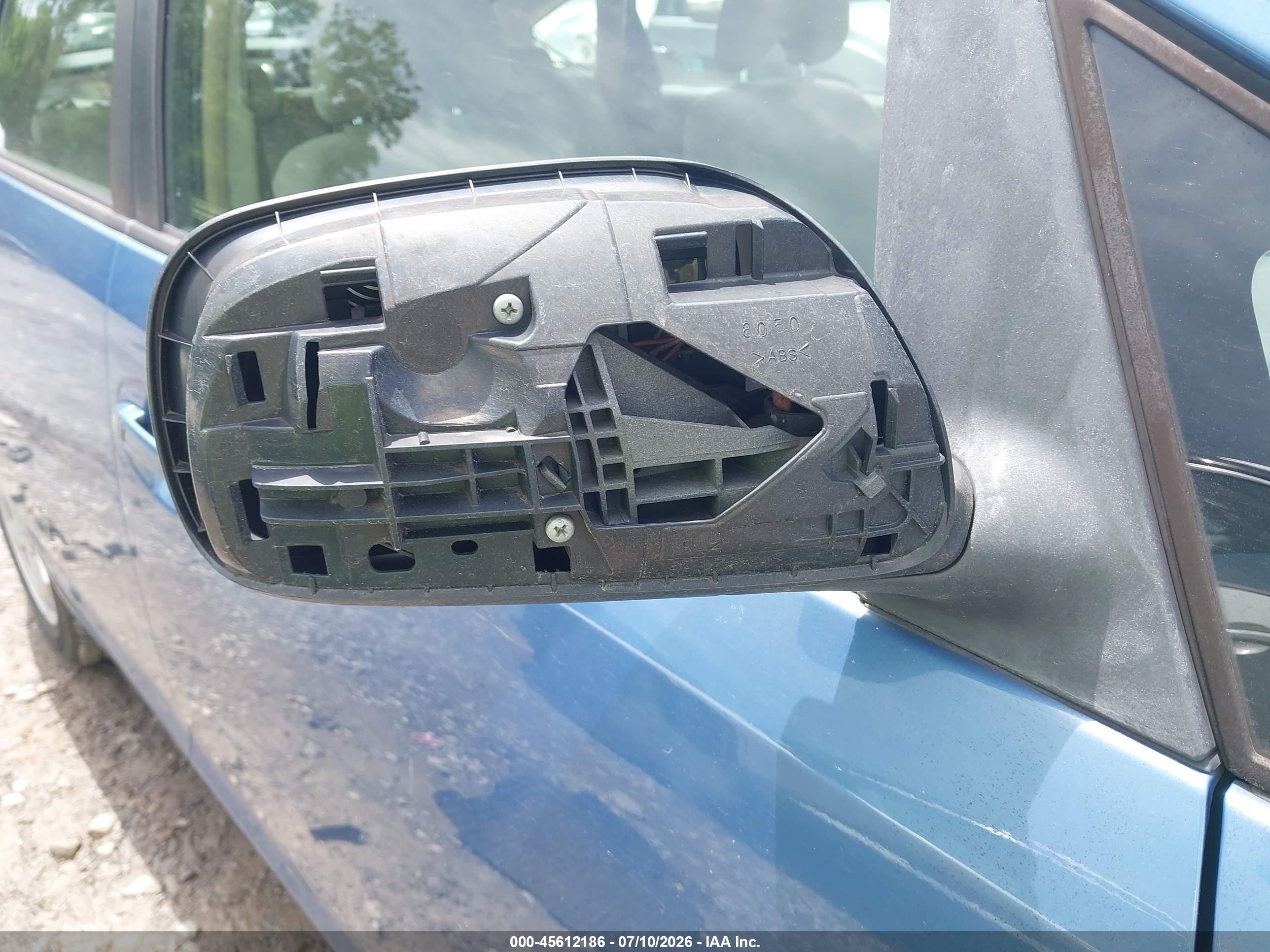 2004 Toyota Prius Blue vin: JTDKB20U140093943