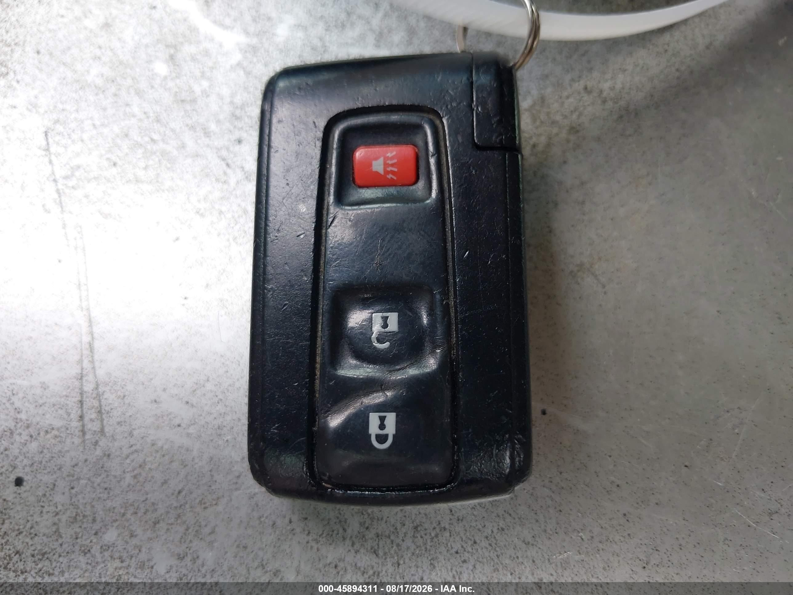 2004 Toyota Prius   Red vin: JTDKB20U140103497