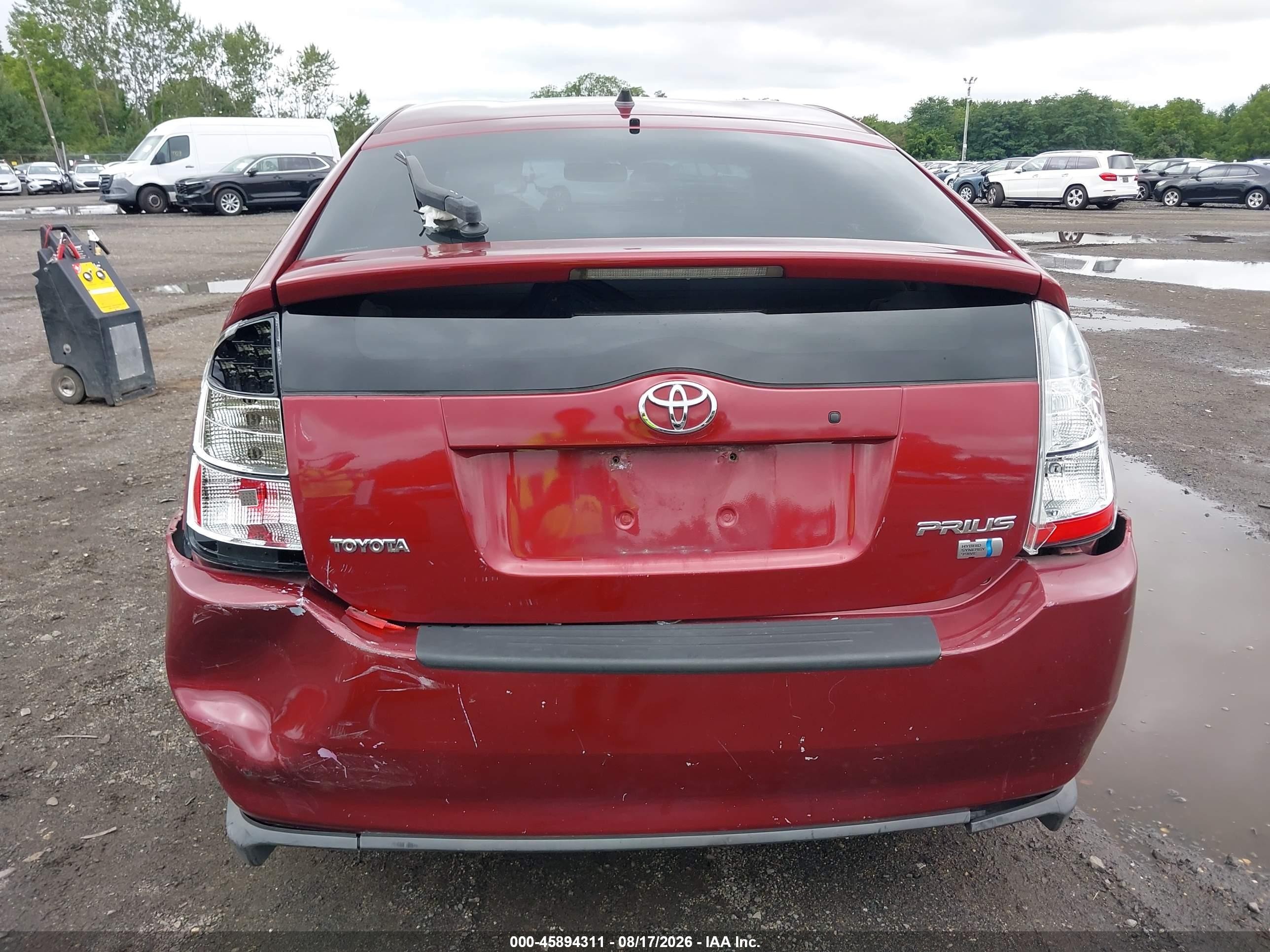2004 Toyota Prius   Red vin: JTDKB20U140103497