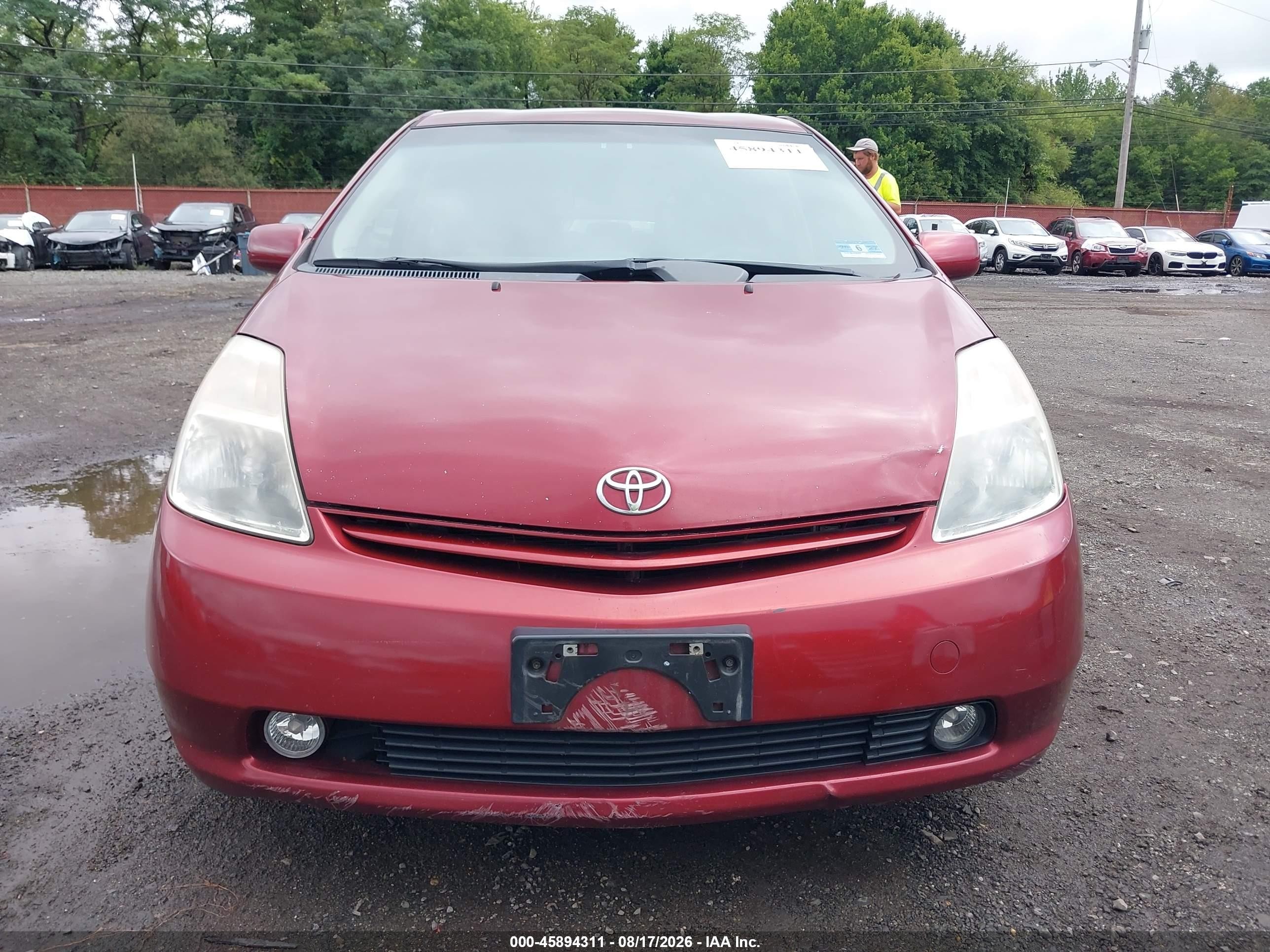 2004 Toyota Prius   Red vin: JTDKB20U140103497