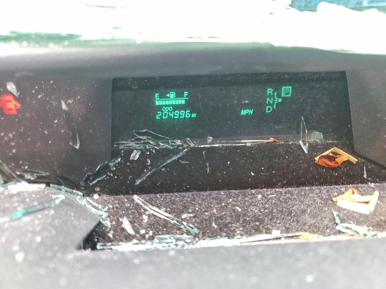 2005 Toyota Prius Base Серебряный vin: JTDKB20U150125016