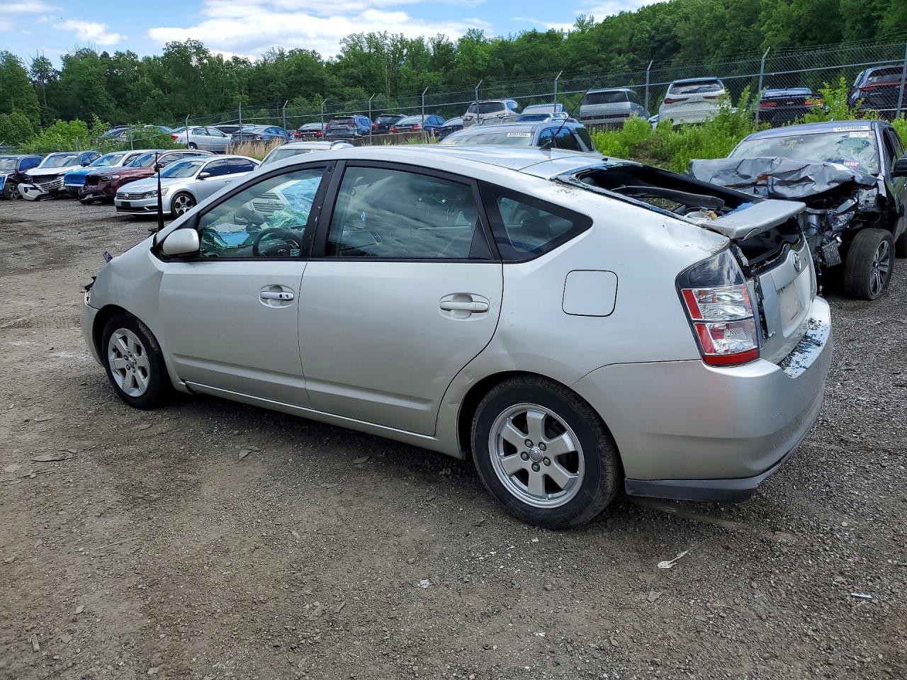 2005 Toyota Prius Base Серебряный vin: JTDKB20U150125016