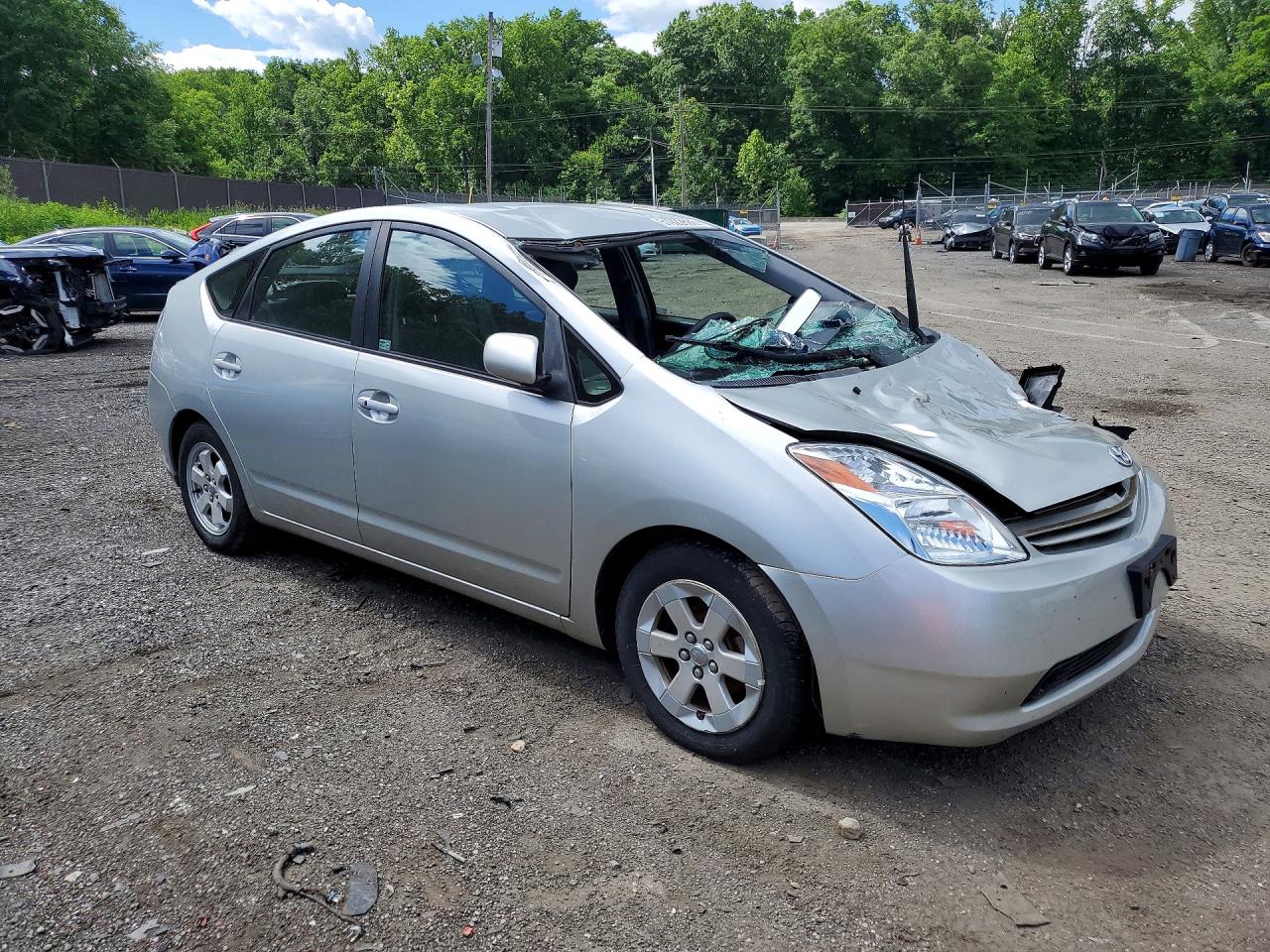 2005 Toyota Prius Base Серебряный vin: JTDKB20U150125016