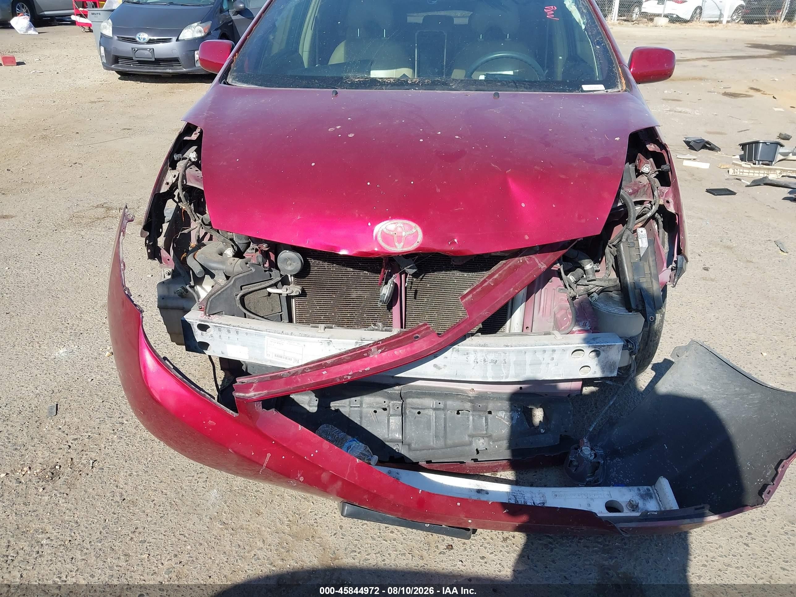 2005 Toyota Prius   Red vin: JTDKB20U153003478