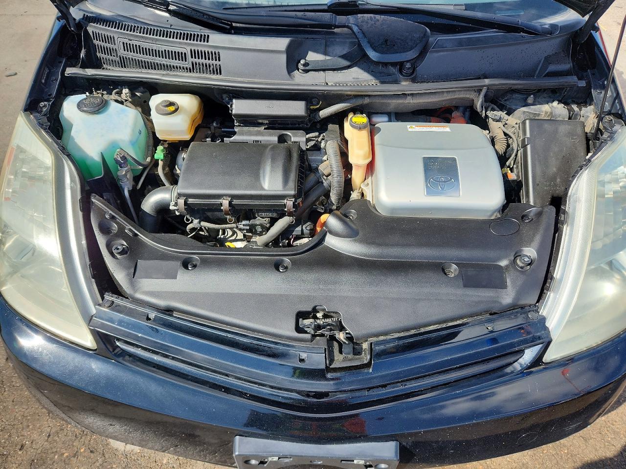 2005 Toyota Prius Base Черный vin: JTDKB20U153027571