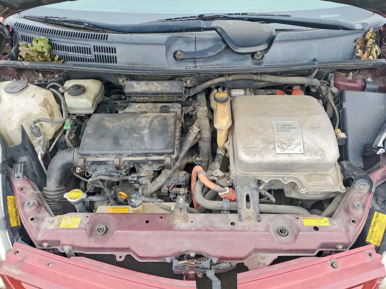 2005 Toyota Prius Base Red vin: JTDKB20U153045861
