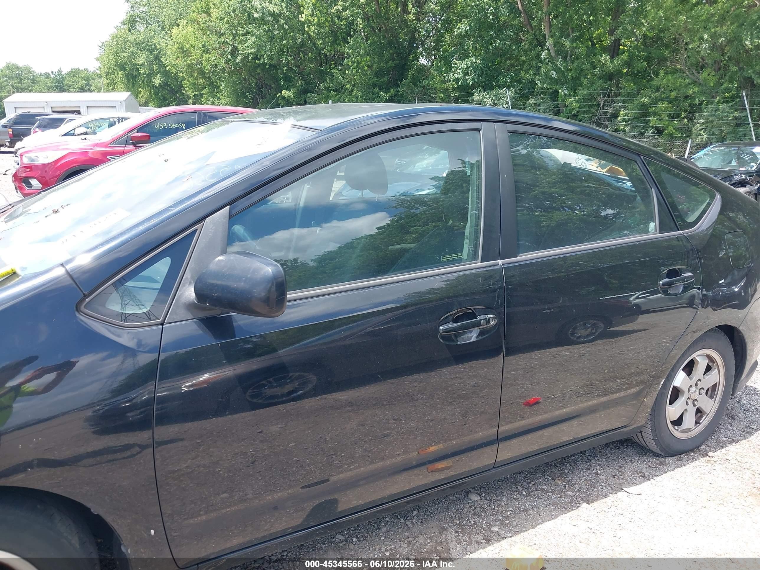 2005 Toyota Prius   Black vin: JTDKB20U153045973