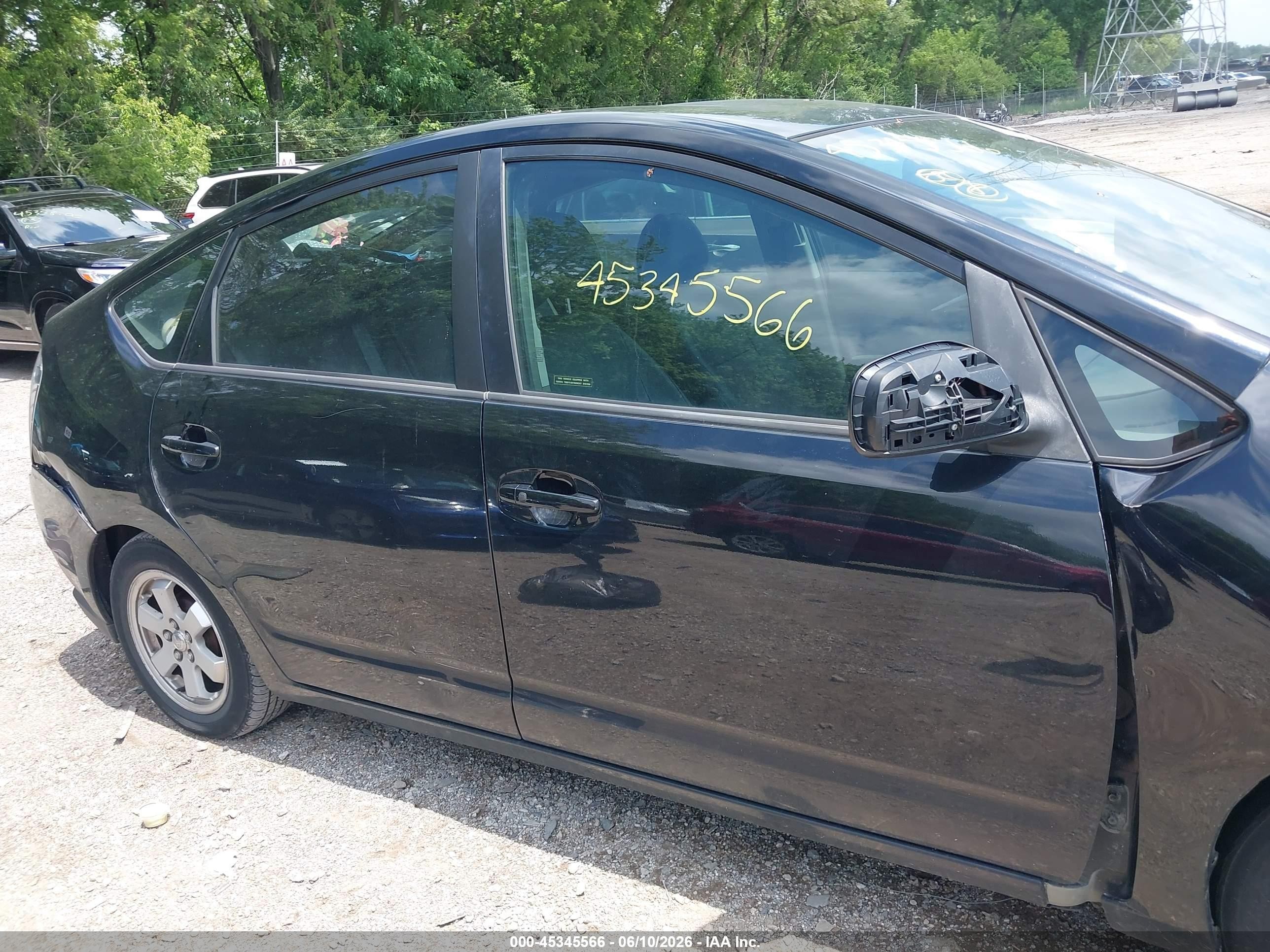 2005 Toyota Prius   Black vin: JTDKB20U153045973