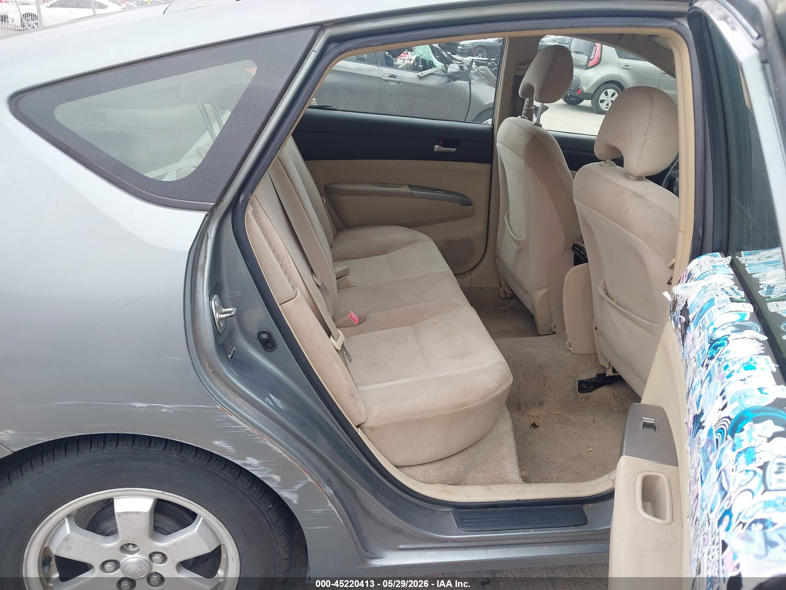 2005 Toyota Prius   Серый vin: JTDKB20U153064684