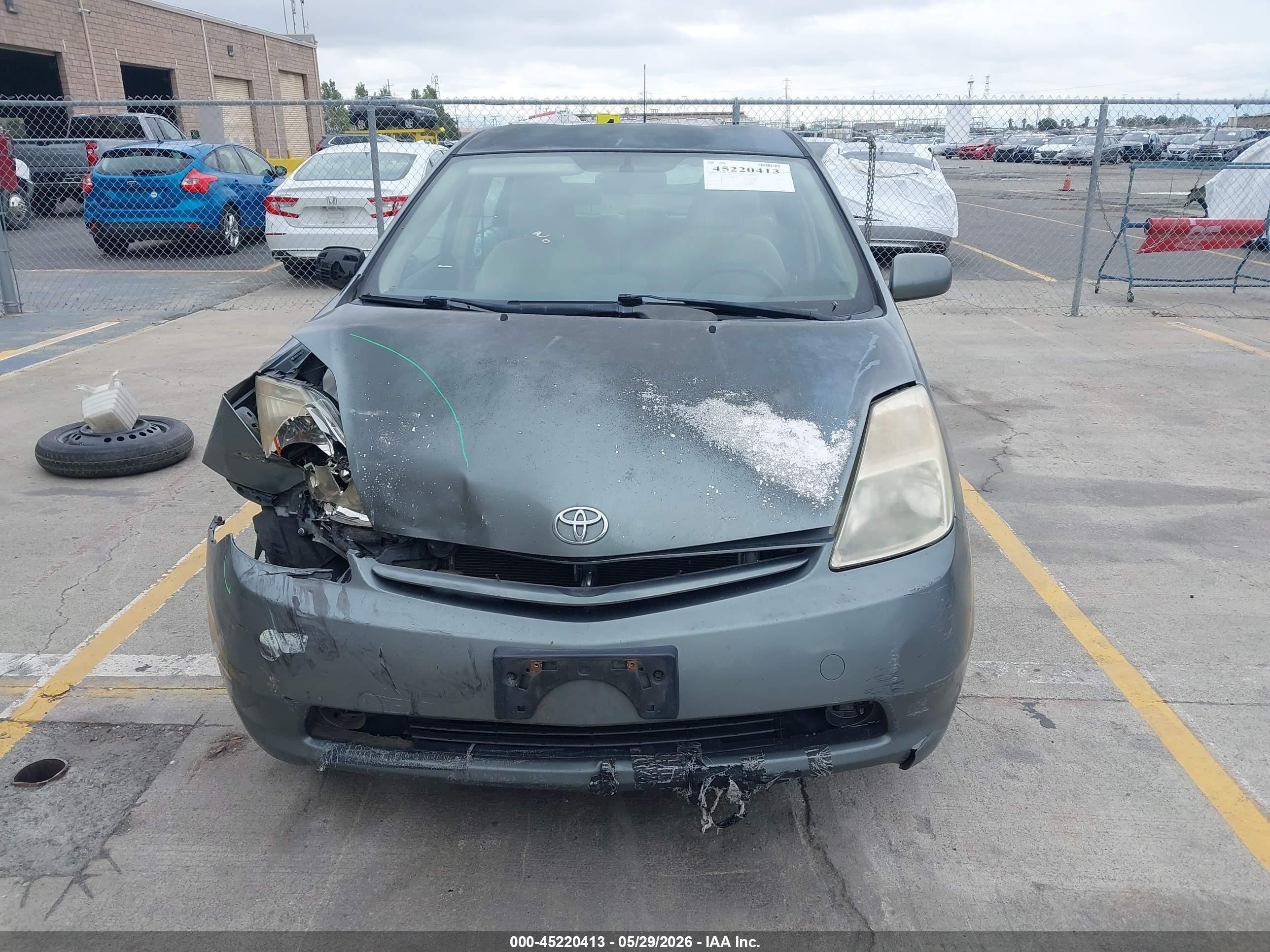 2005 Toyota Prius   Серый vin: JTDKB20U153064684