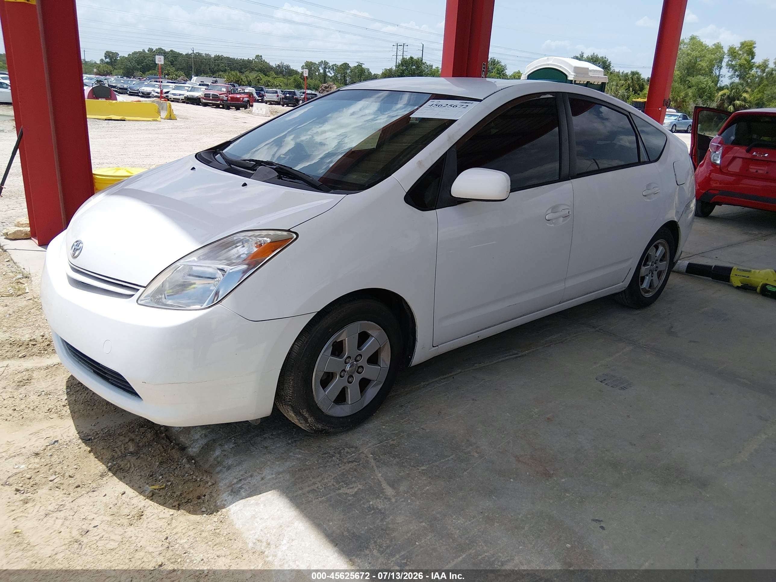 2005 Toyota Prius   White vin: JTDKB20U153080240