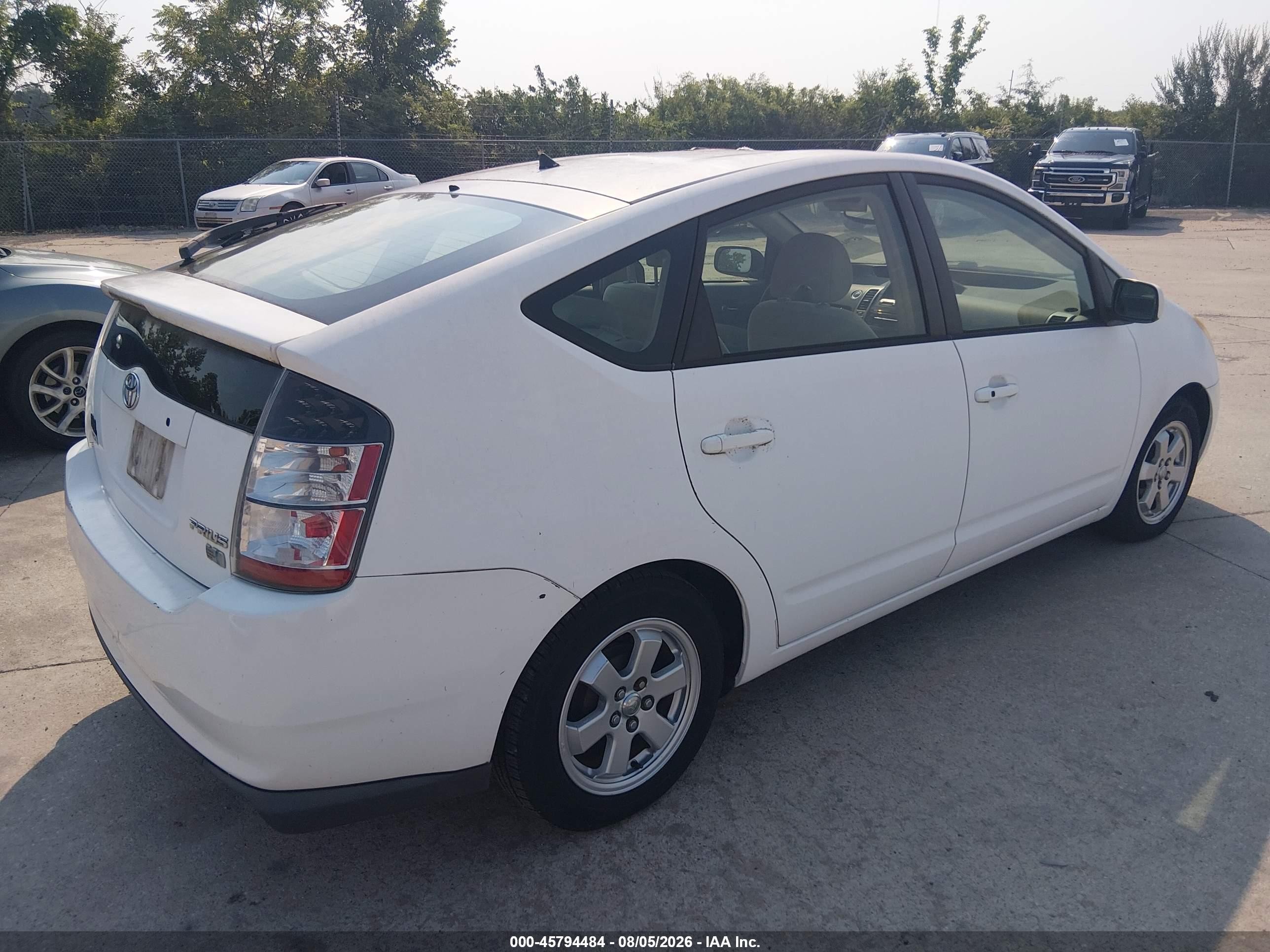 2005 Toyota Prius   Белый vin: JTDKB20U153085390