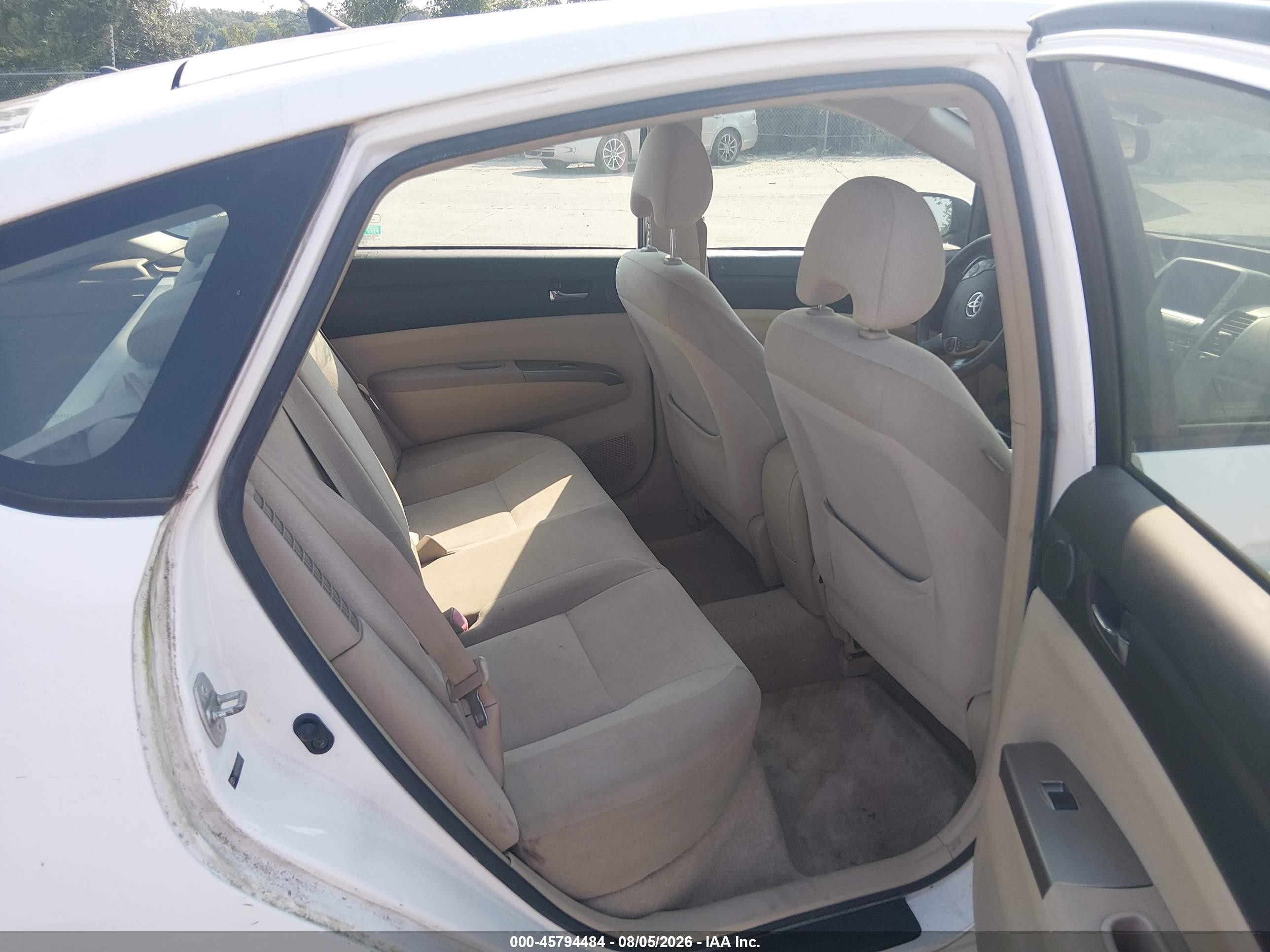 2005 Toyota Prius   Белый vin: JTDKB20U153085390