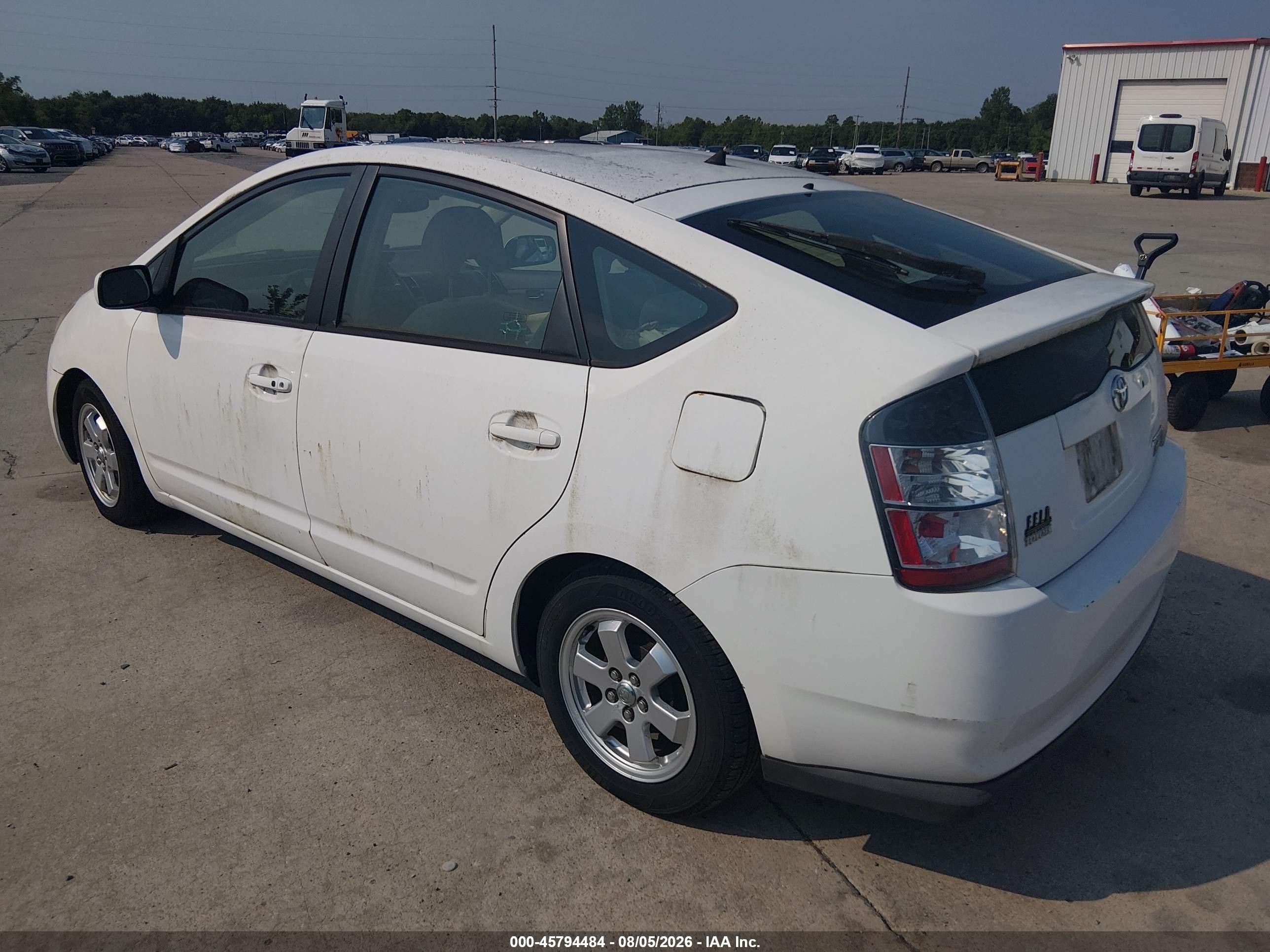 2005 Toyota Prius   Белый vin: JTDKB20U153085390