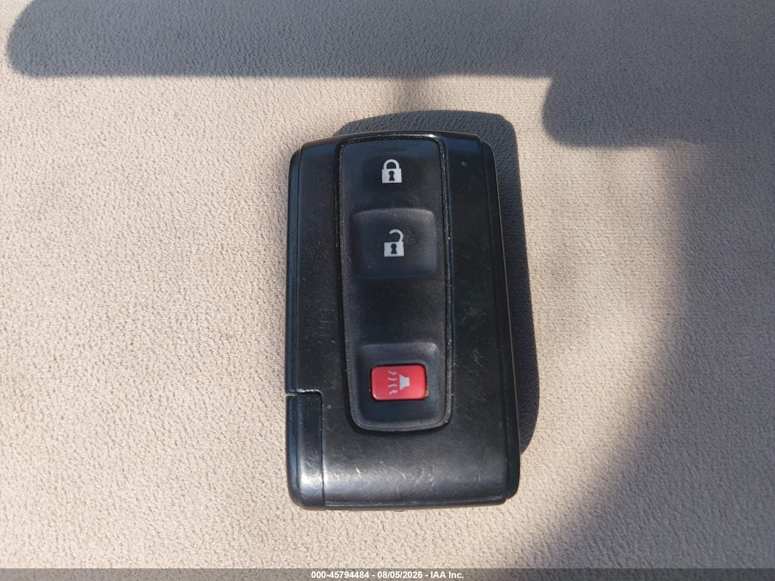 2005 Toyota Prius   Белый vin: JTDKB20U153085390