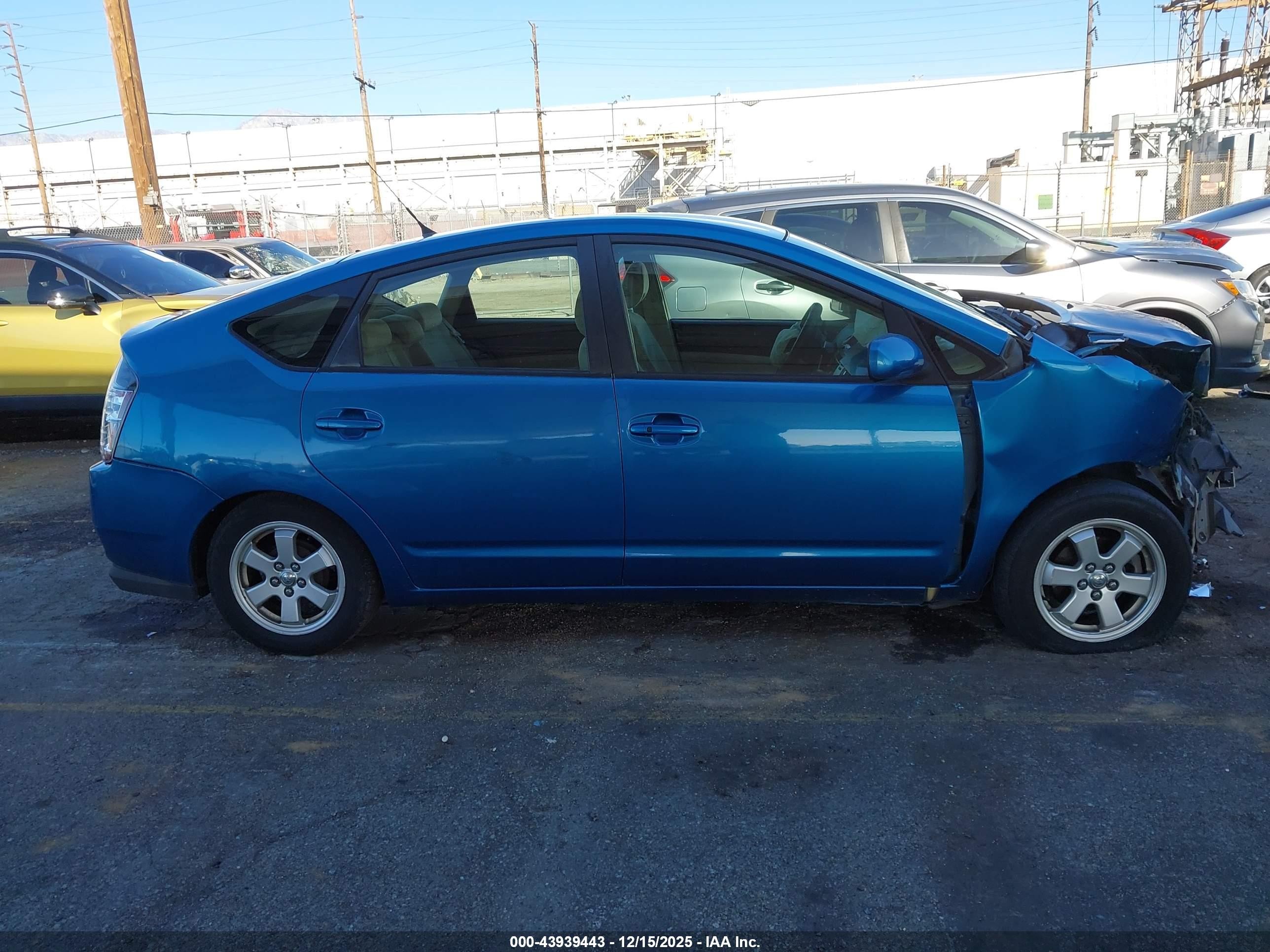 2005 Toyota Prius   Синий vin: JTDKB20U153093036