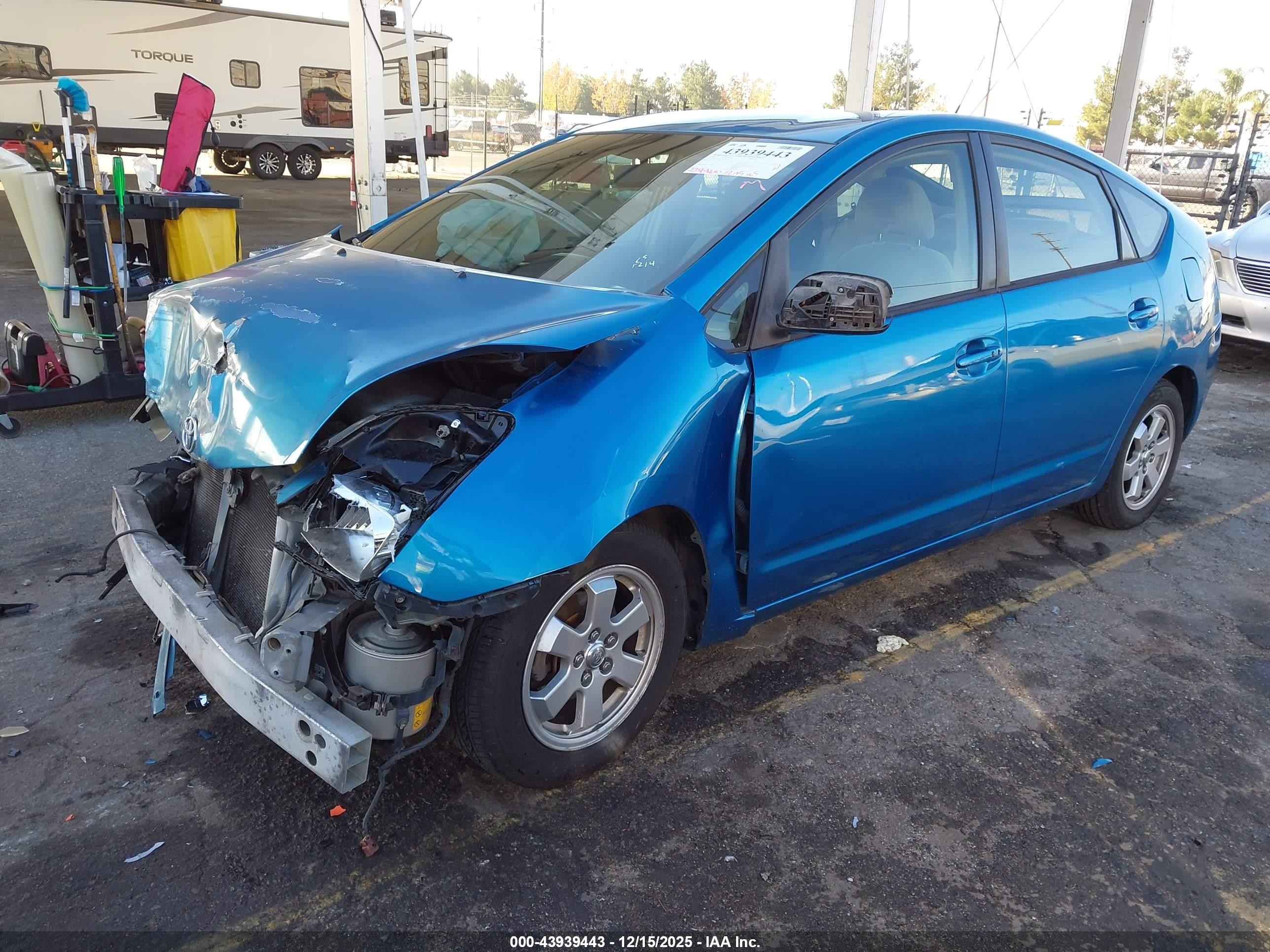 2005 Toyota Prius   Синий vin: JTDKB20U153093036