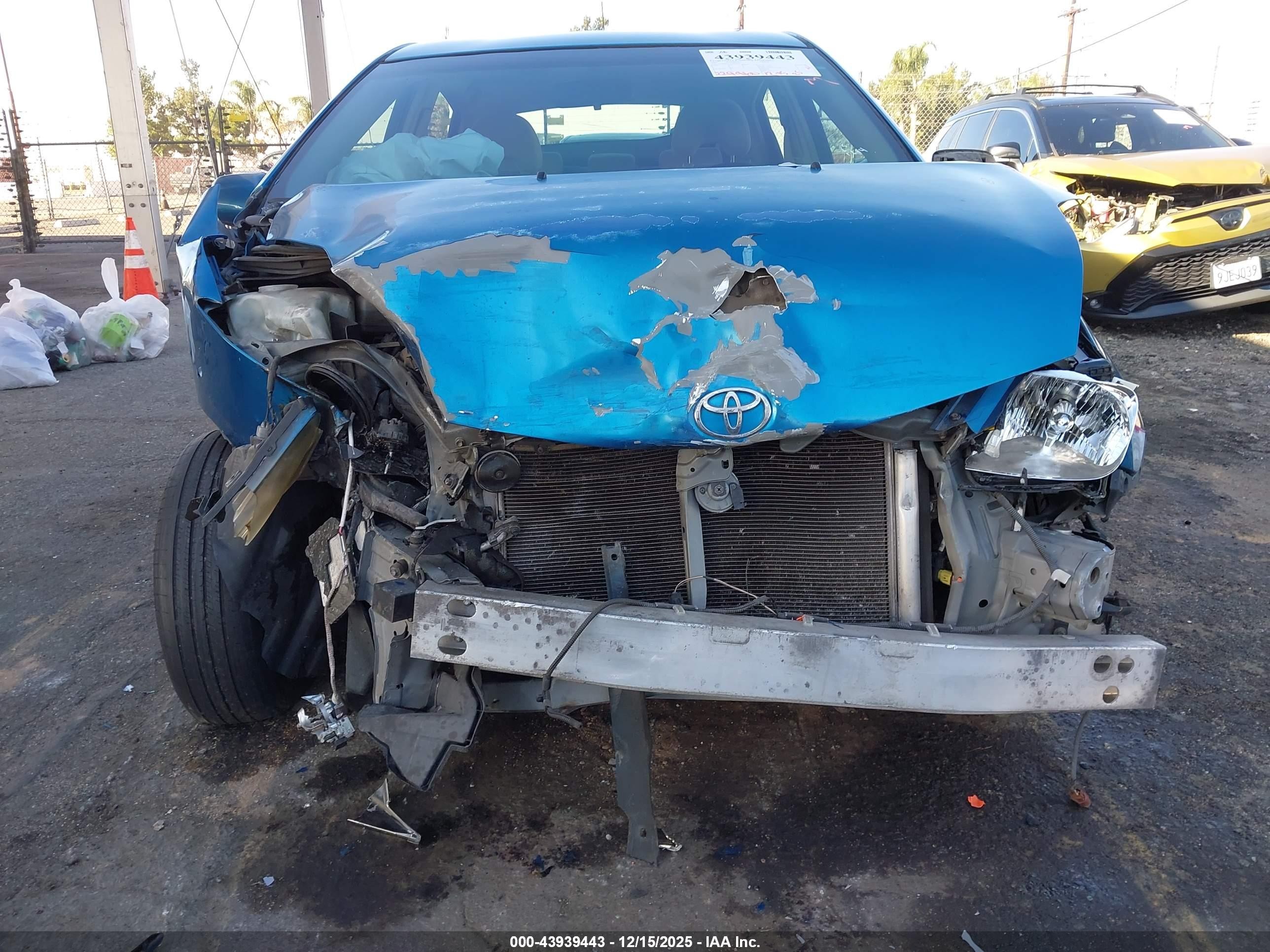 2005 Toyota Prius   Синий vin: JTDKB20U153093036