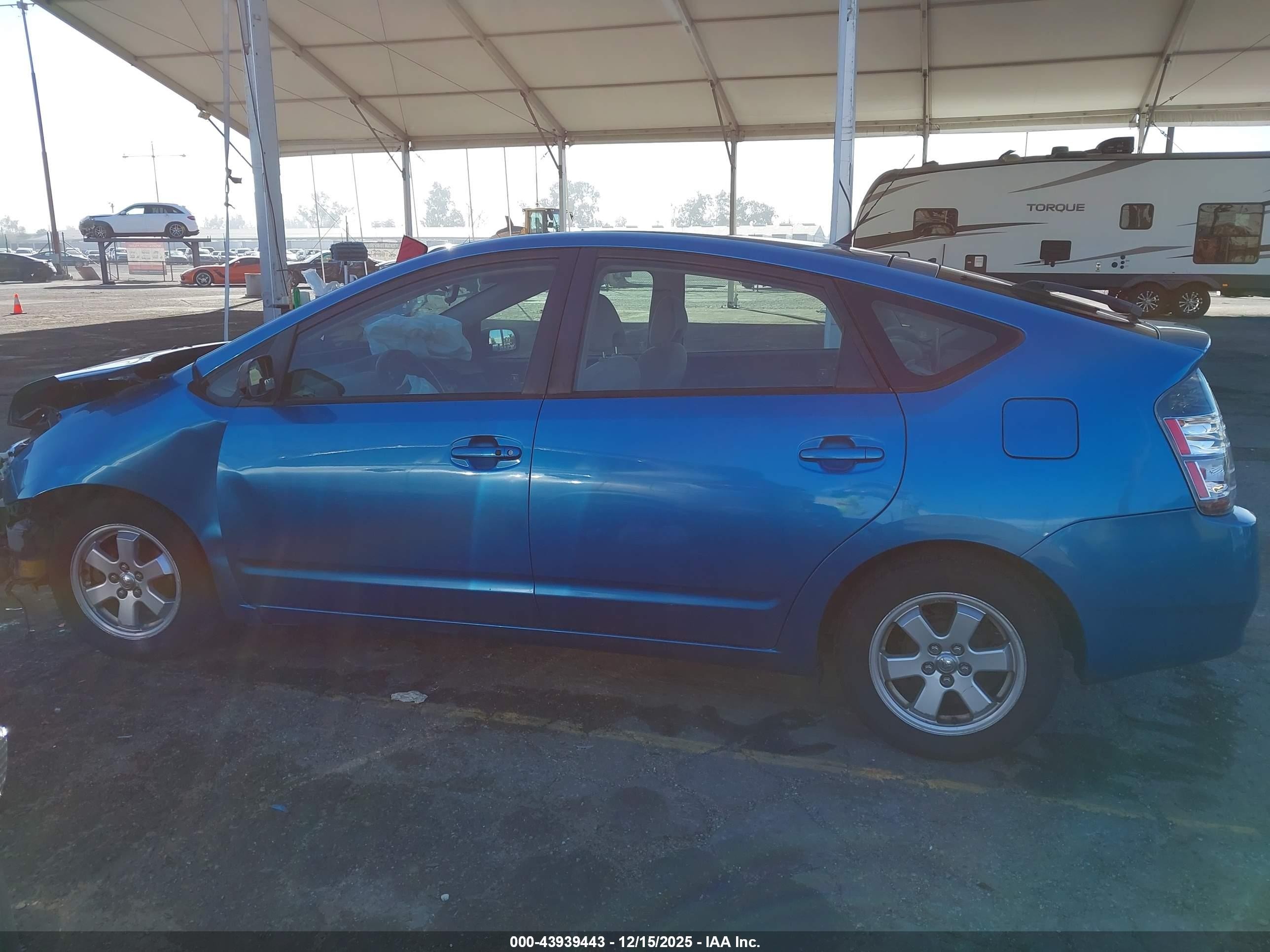 2005 Toyota Prius   Синий vin: JTDKB20U153093036