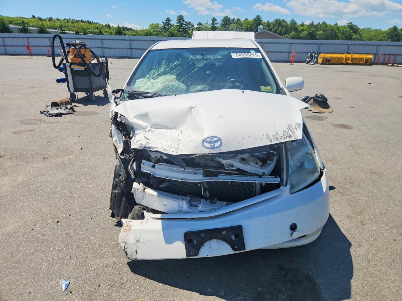 2005 Toyota Prius Base White vin: JTDKB20U153100275
