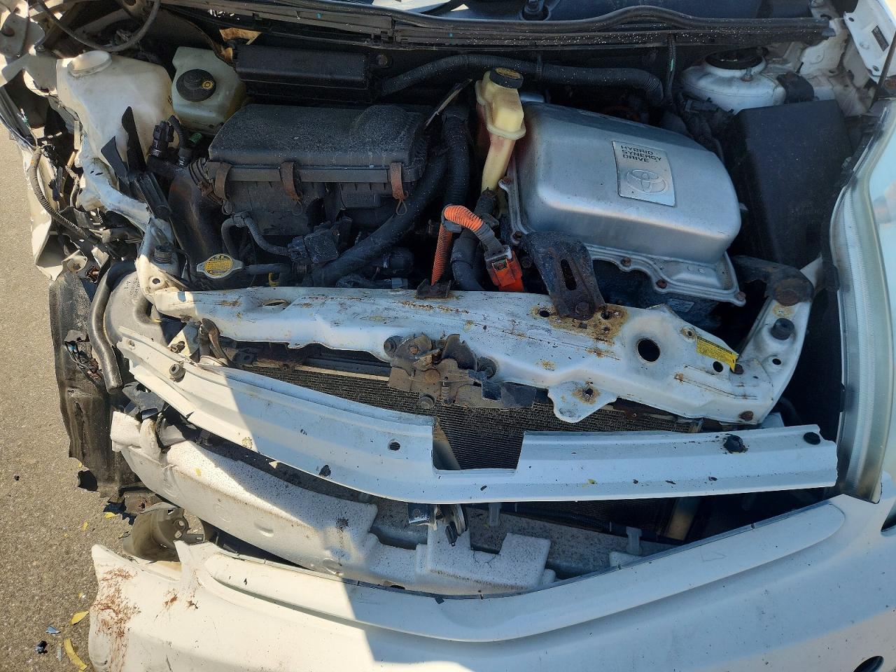2005 Toyota Prius Base White vin: JTDKB20U153100275