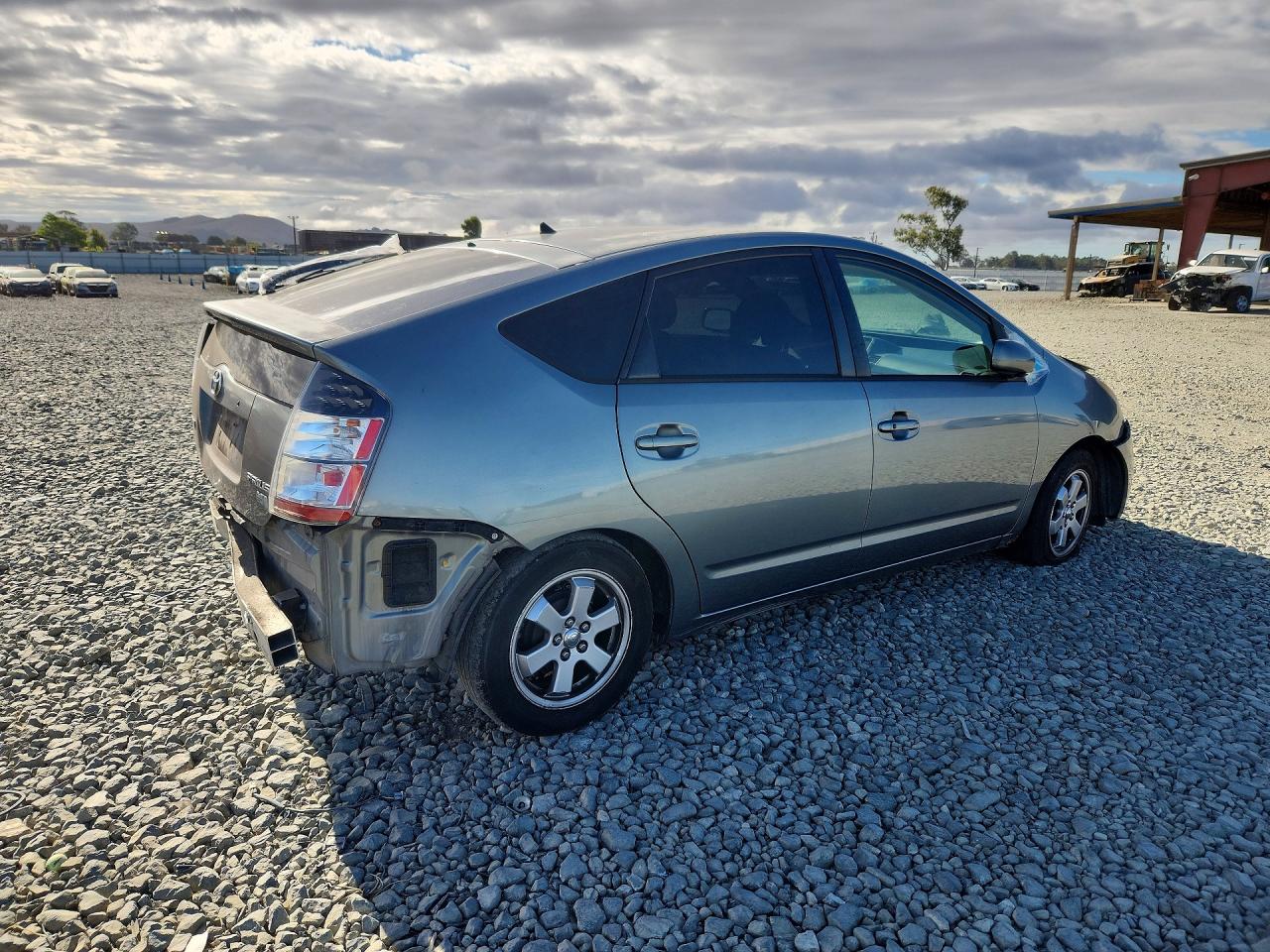 2005 Toyota Prius Base Gray vin: JTDKB20U153110031