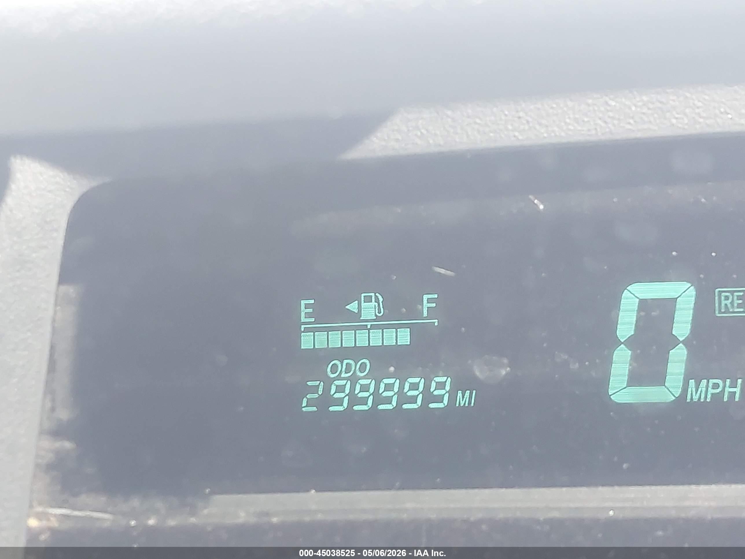 2005 Toyota Prius   Red vin: JTDKB20U157019060