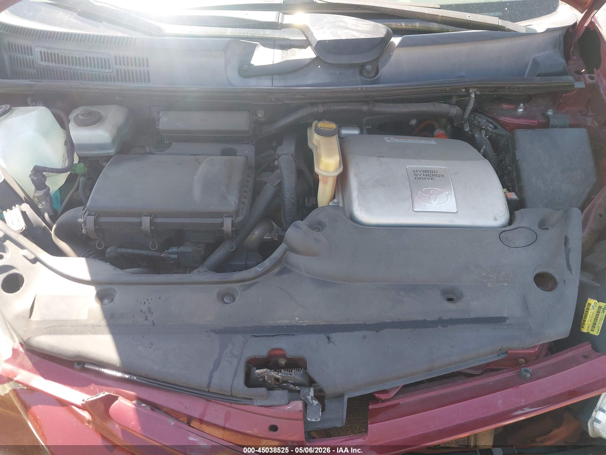 2005 Toyota Prius   Red vin: JTDKB20U157019060