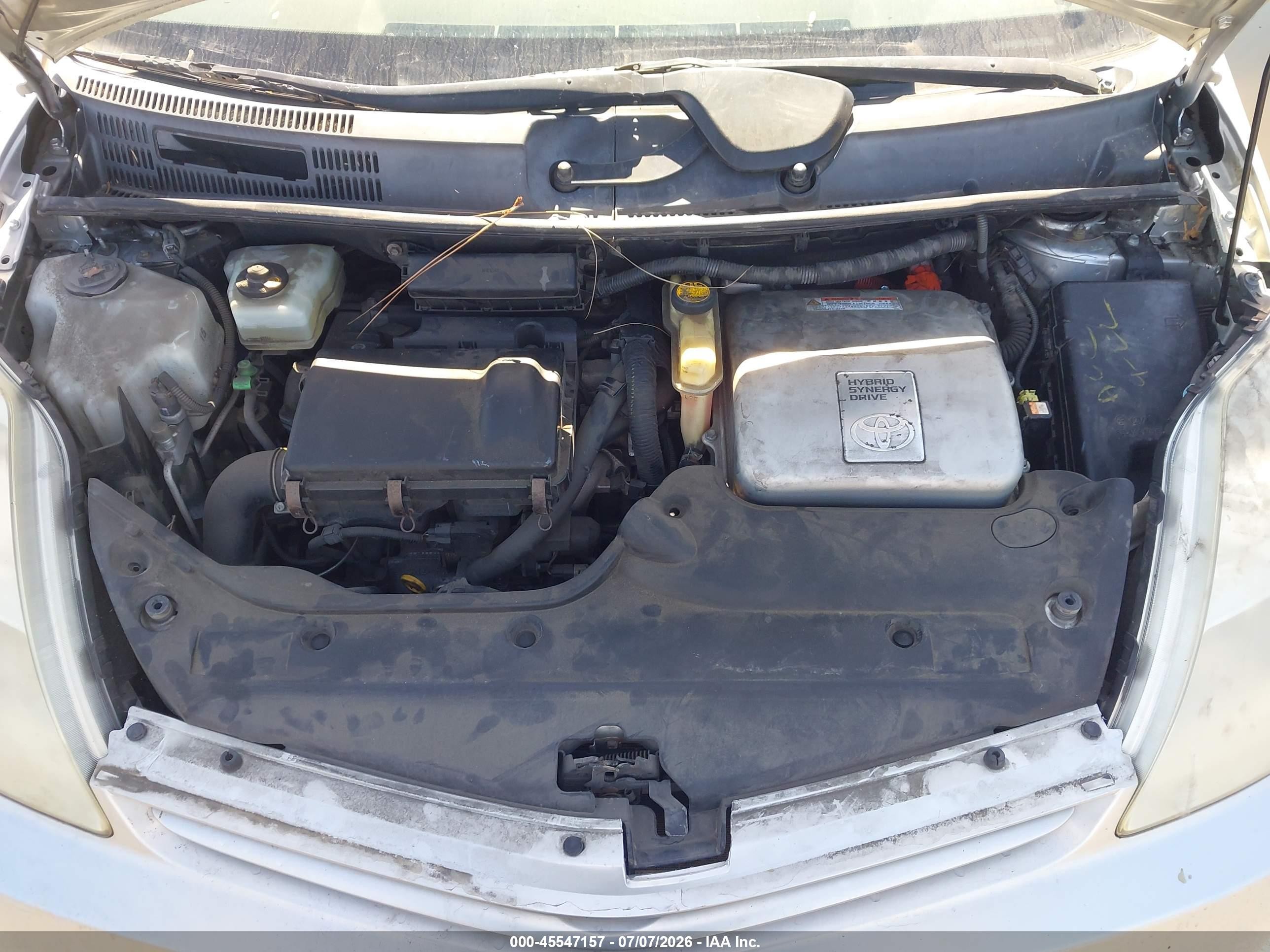 2005 Toyota Prius   Серебряный vin: JTDKB20U157024789